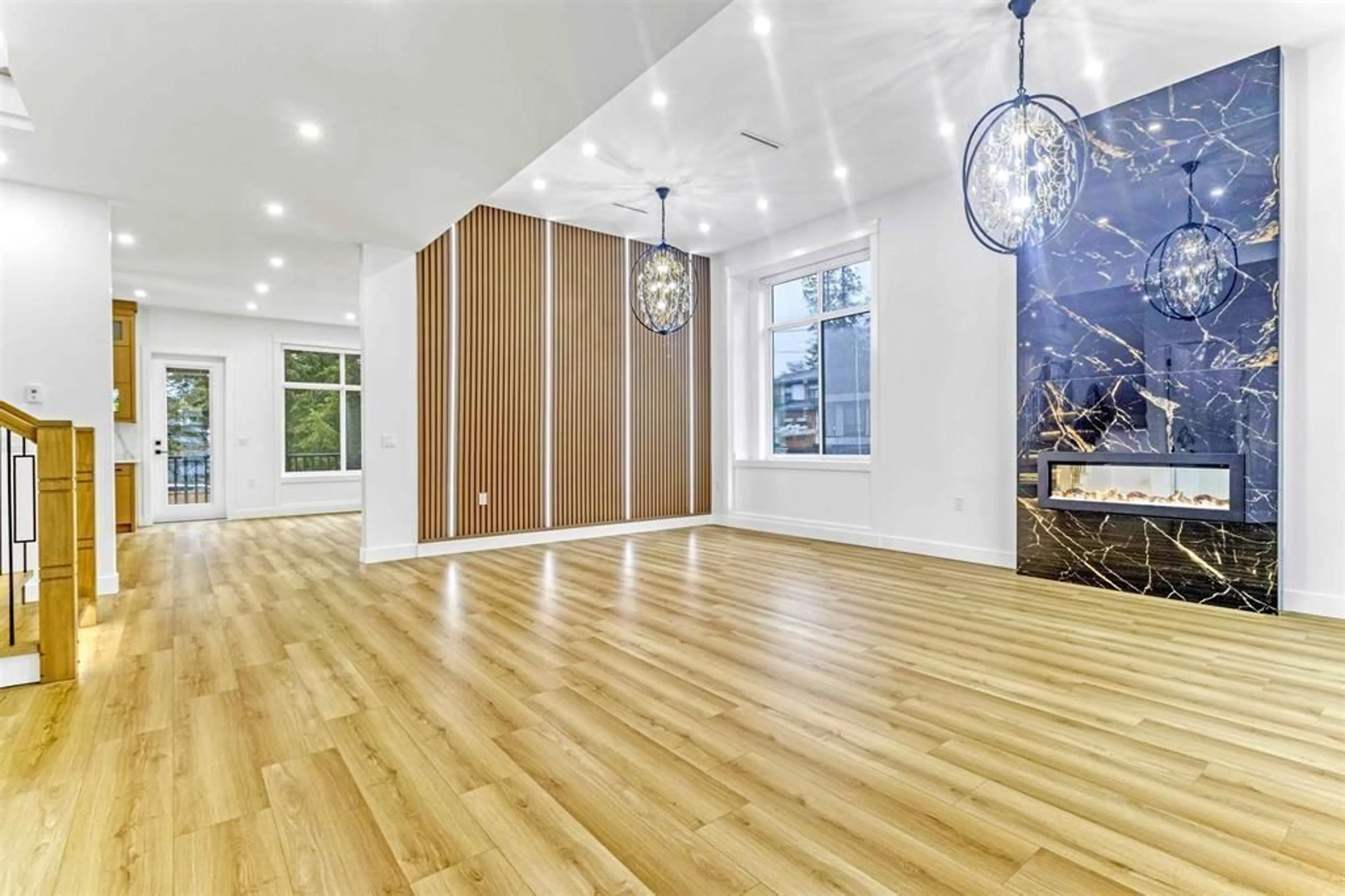 Indoor foyer for 12693 106A, Surrey British Columbia V3V0E3