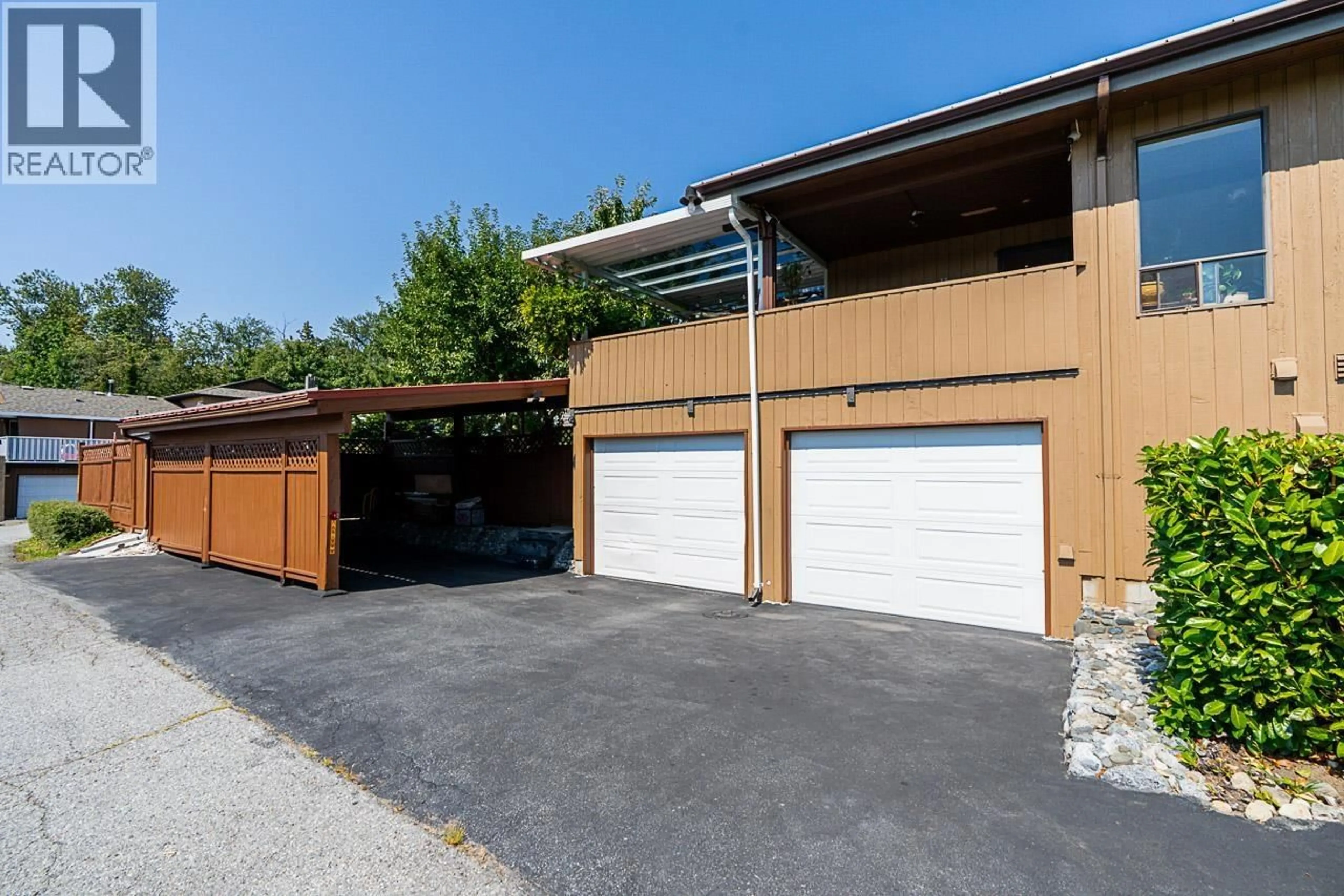 Indoor garage for 2283 CLIFF AVENUE, Burnaby British Columbia V5A2L1