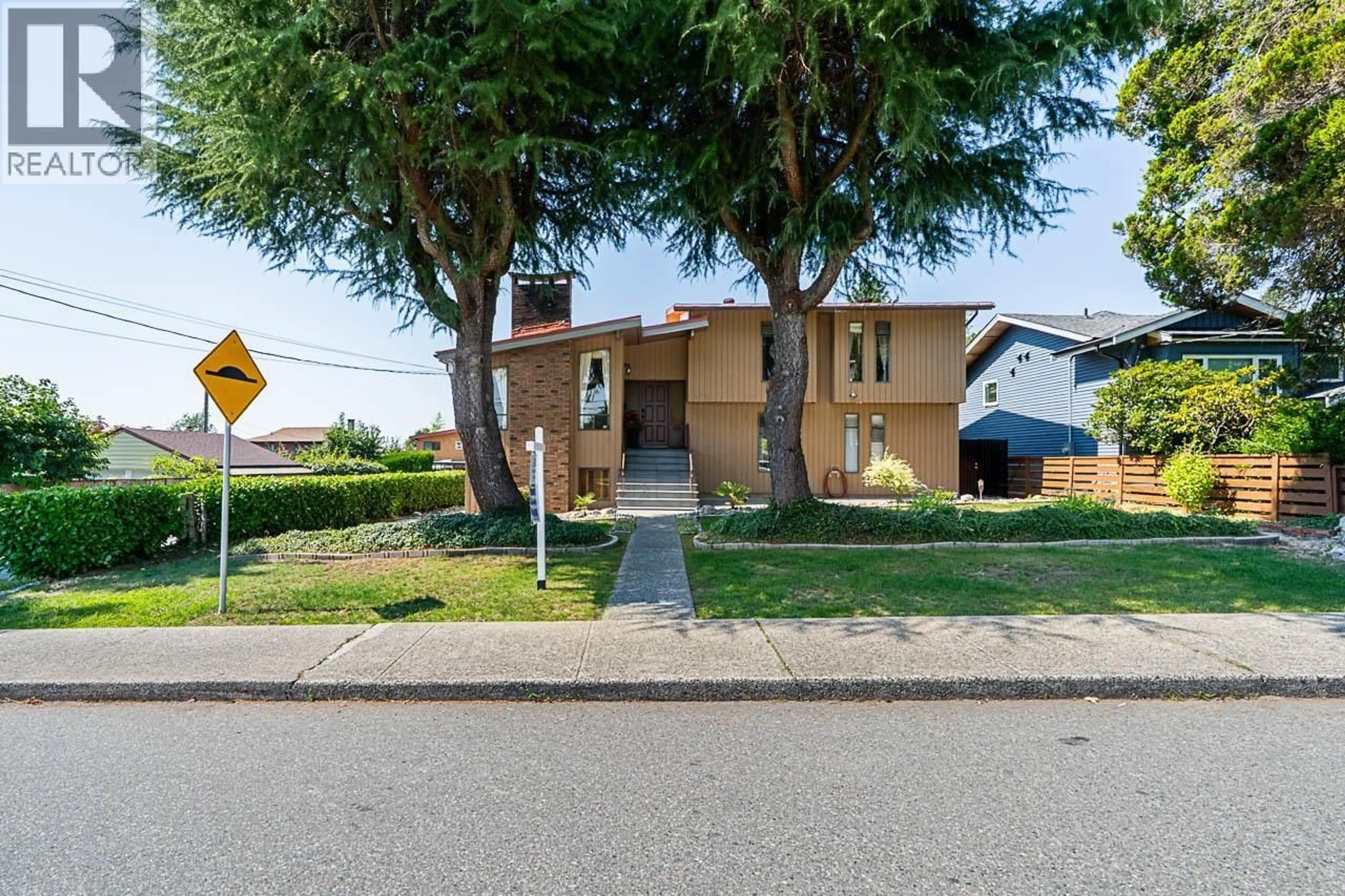 Unknown for 2283 CLIFF AVENUE, Burnaby British Columbia V5A2L1
