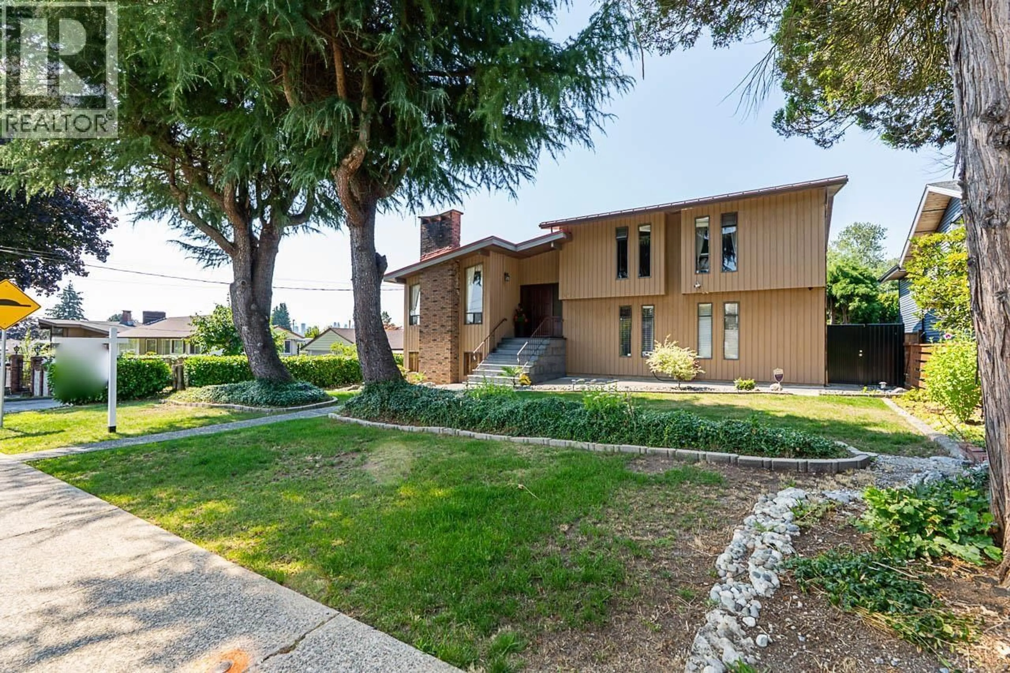 Unknown for 2283 CLIFF AVENUE, Burnaby British Columbia V5A2L1