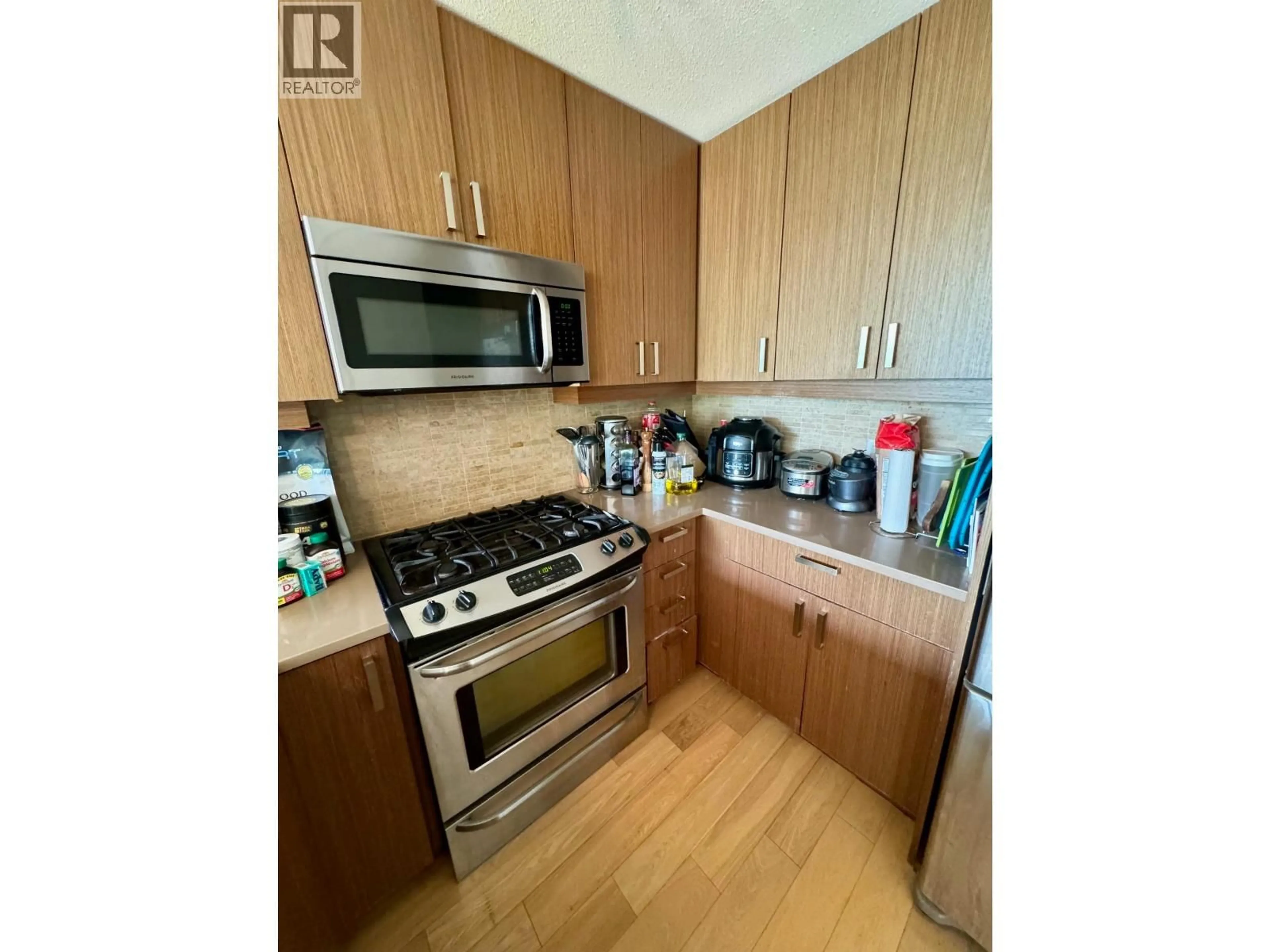 Standard kitchen, wood/laminate floor for 609 - 7117 ELMBRIDGE WAY, Richmond British Columbia V6X0J2