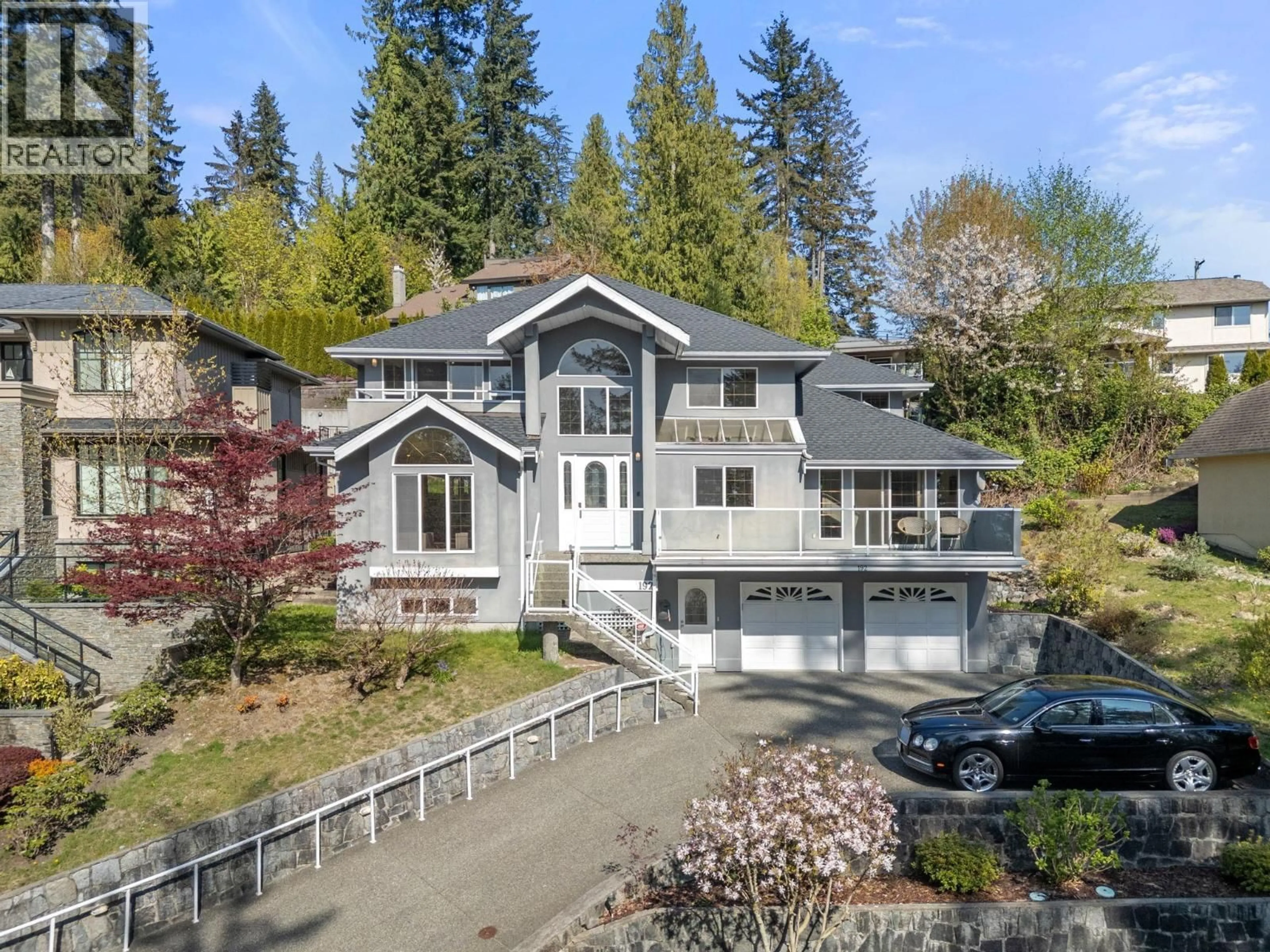 A pic from outside/outdoor area/front of a property/back of a property/a pic from drone, street for 192 MONTROYAL BOULEVARD, North Vancouver British Columbia V7N4J5