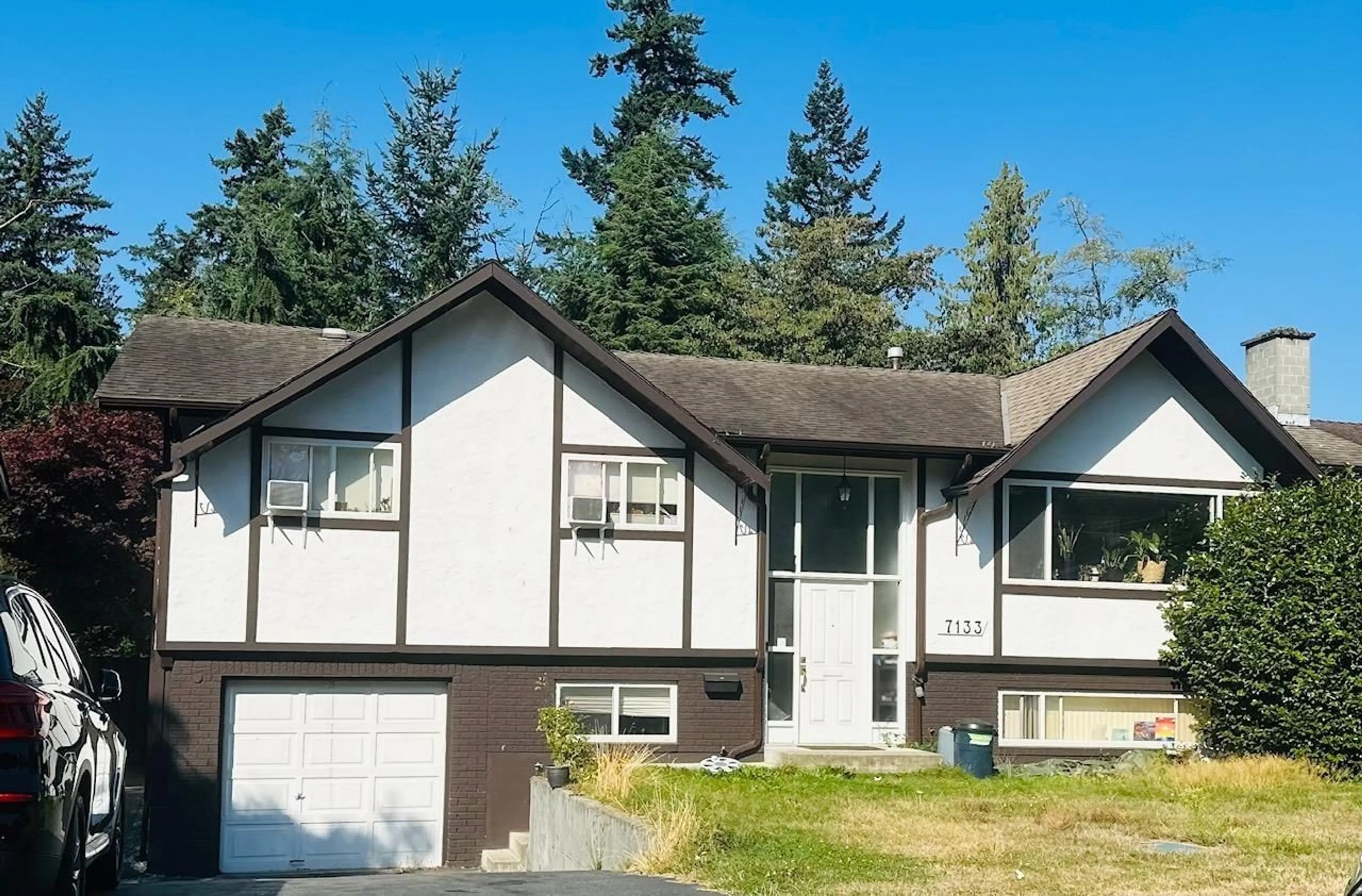 Home with vinyl exterior material, mountain view for 7133 114A, Delta British Columbia V4E1X3