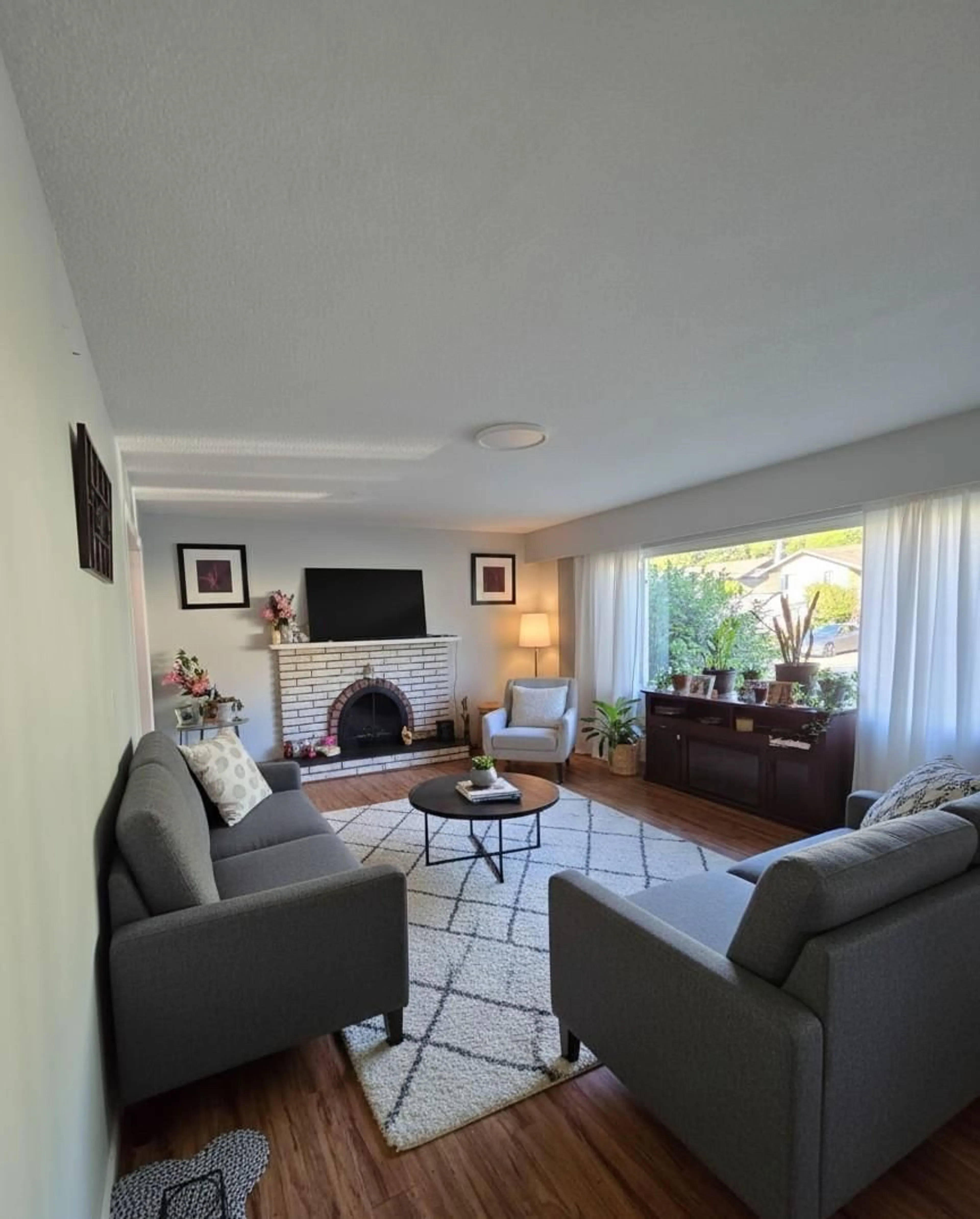 Living room with furniture, unknown for 7133 114A, Delta British Columbia V4E1X3