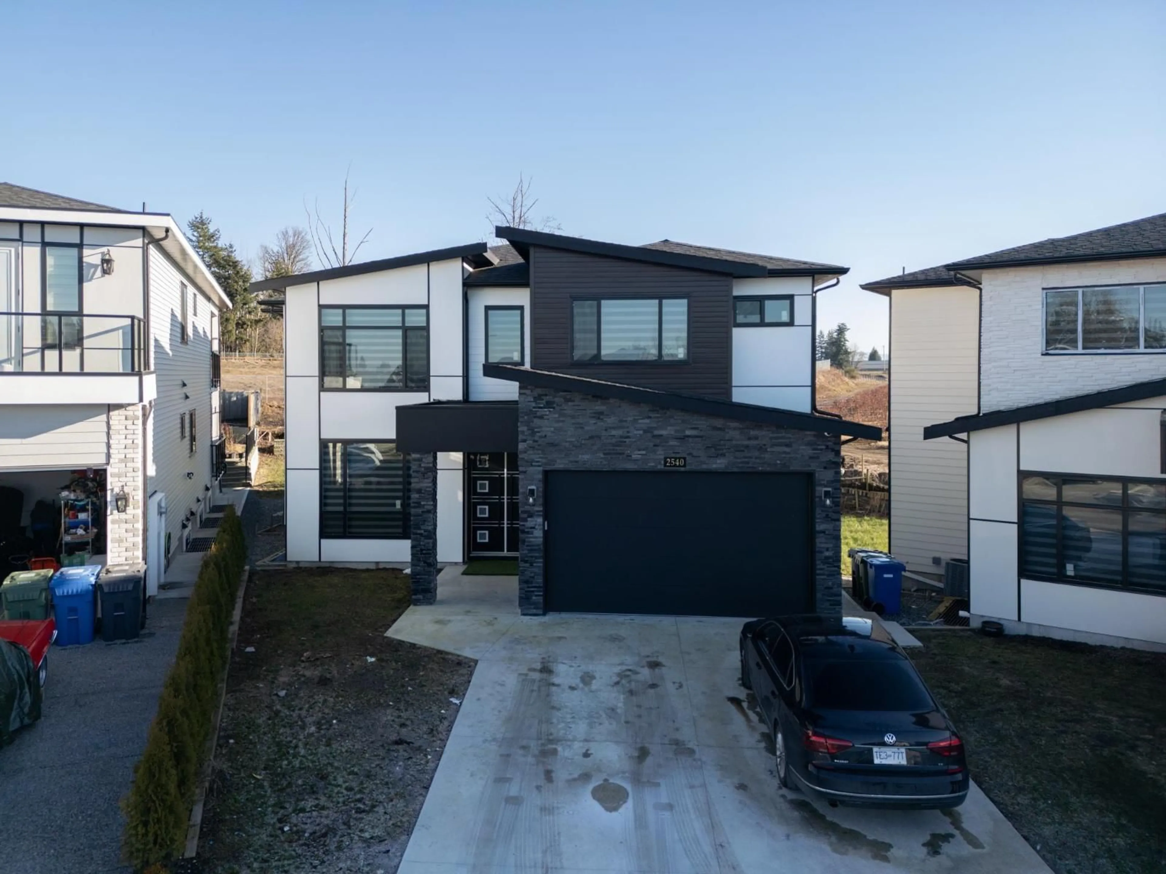 A pic from outside/outdoor area/front of a property/back of a property/a pic from drone, street for 2540 TERMINAL, Abbotsford British Columbia V4X1L9