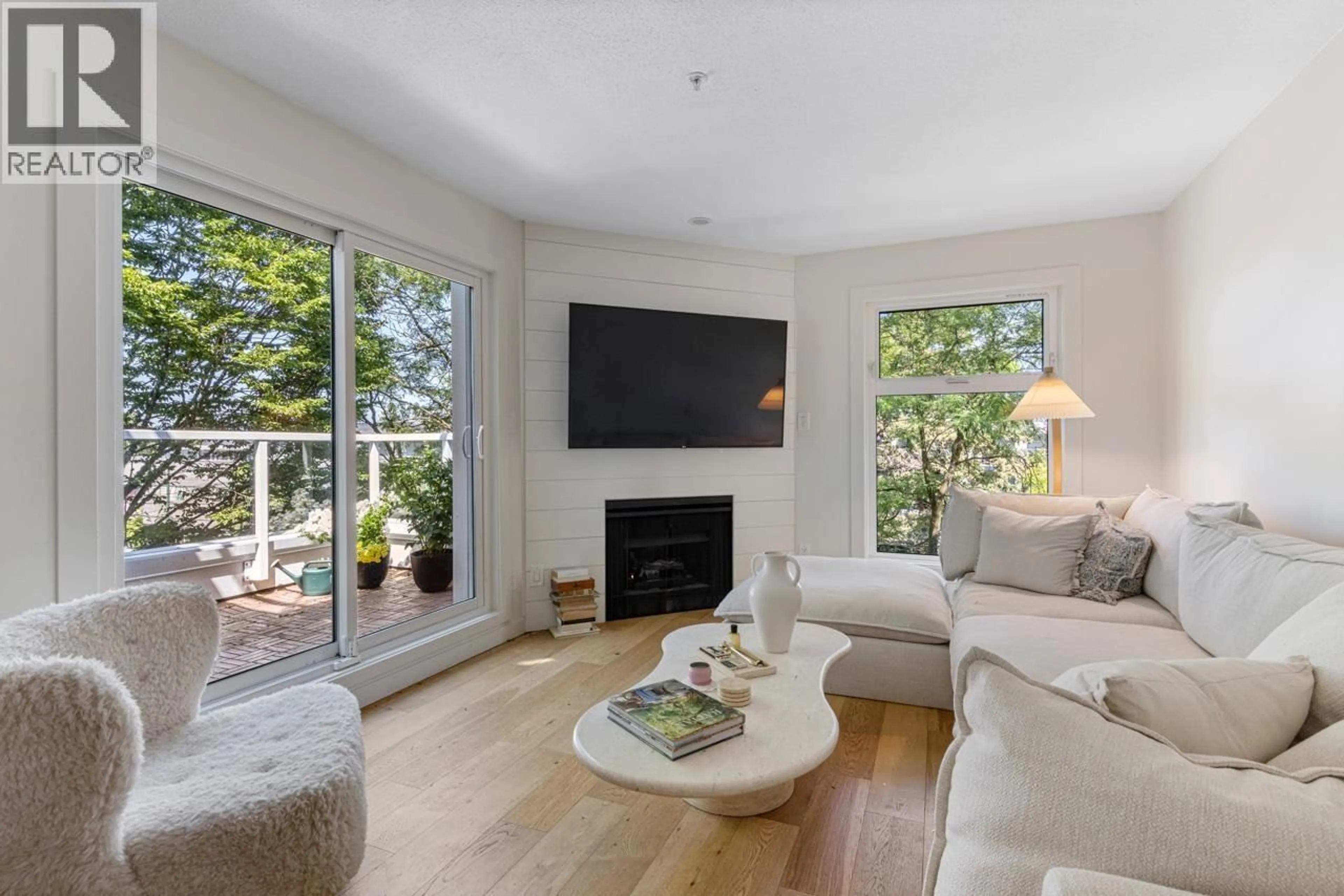 Living room with furniture, unknown for PH 401 - 2020 TRAFALGAR STREET, Vancouver British Columbia V6K3S6