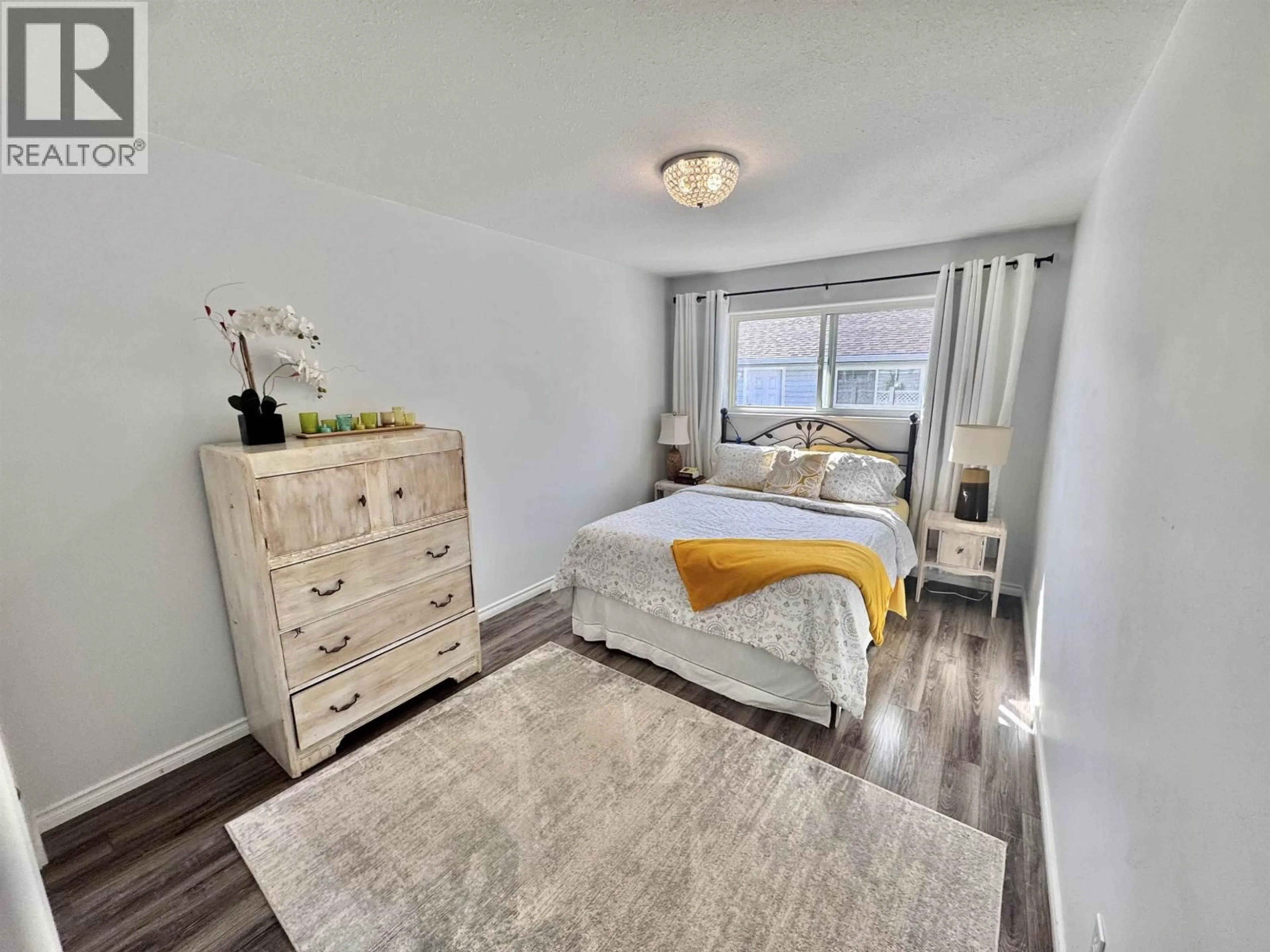 A pic of a room for 5 - 202 8TH STREET, 100 Mile House British Columbia V0K2E0