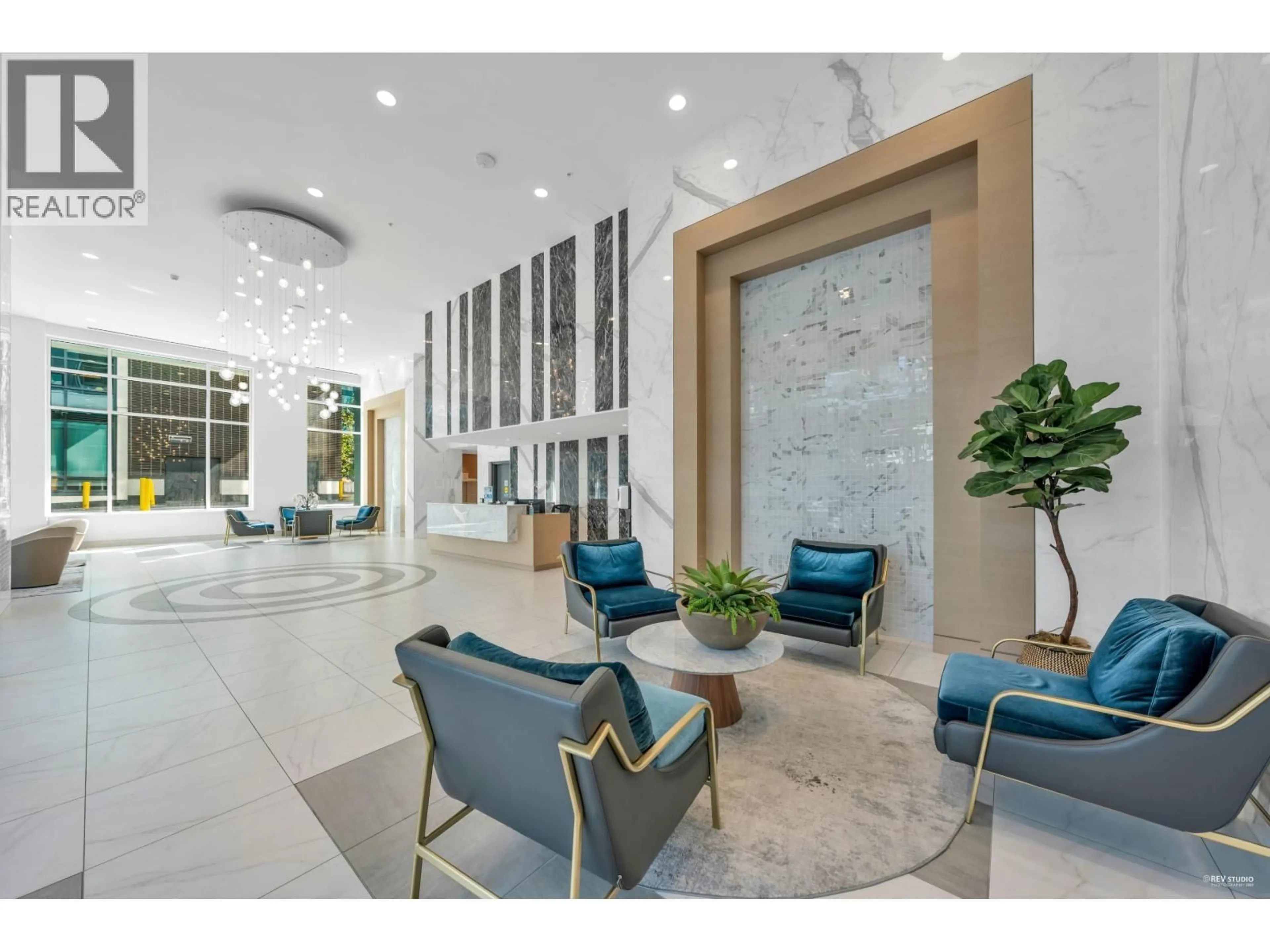 Lobby for 301 - 6398 SILVER AVENUE, Burnaby British Columbia V5H0K7
