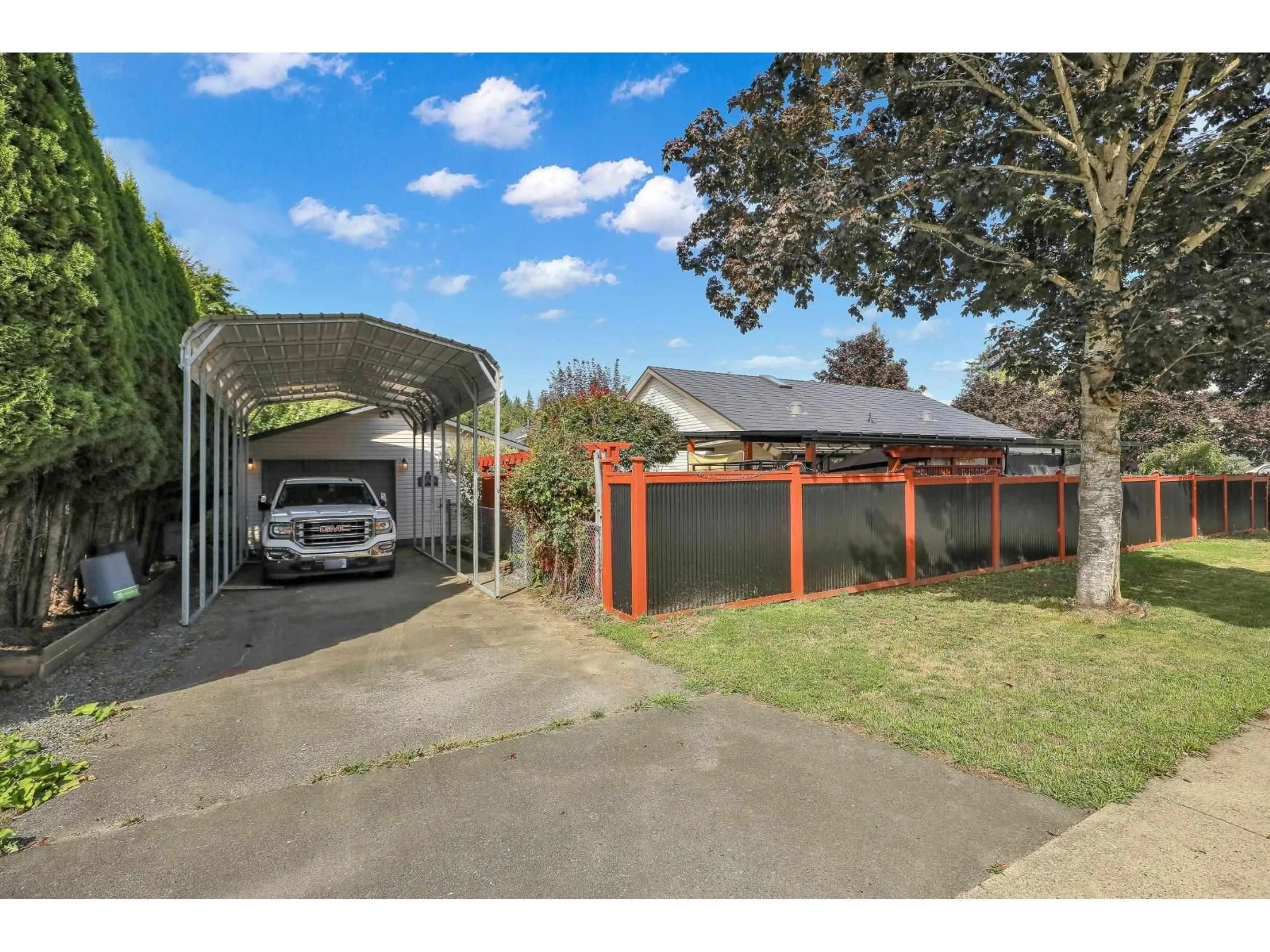 A pic from outside/outdoor area/front of a property/back of a property/a pic from drone, street for 5451 CEDARCREEK DRIVE, Chilliwack British Columbia V2R5K4