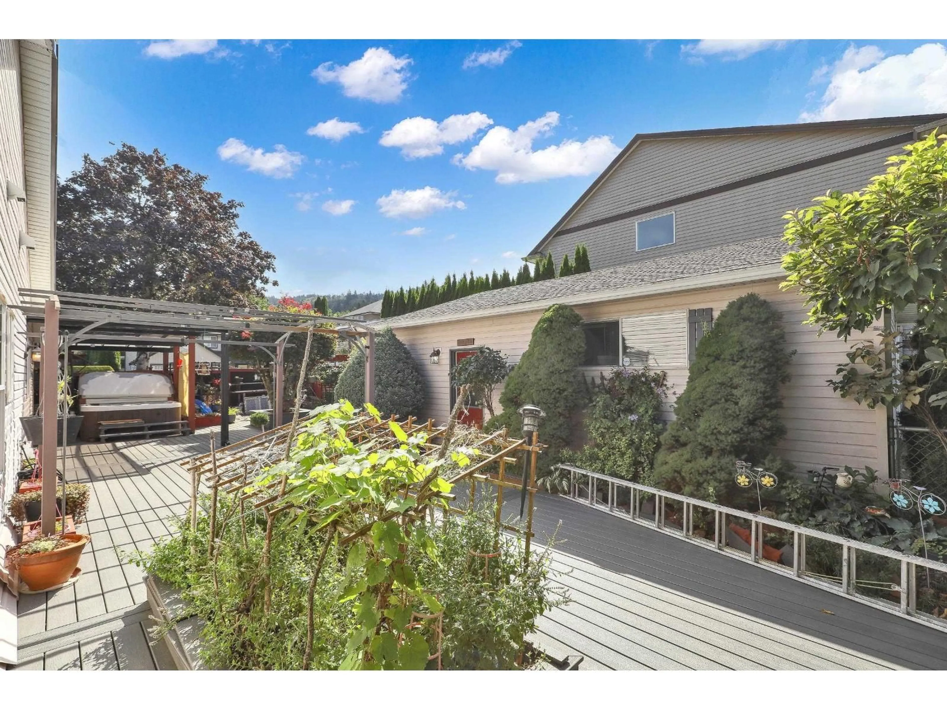 Patio, unknown for 5451 CEDARCREEK DRIVE, Chilliwack British Columbia V2R5K4