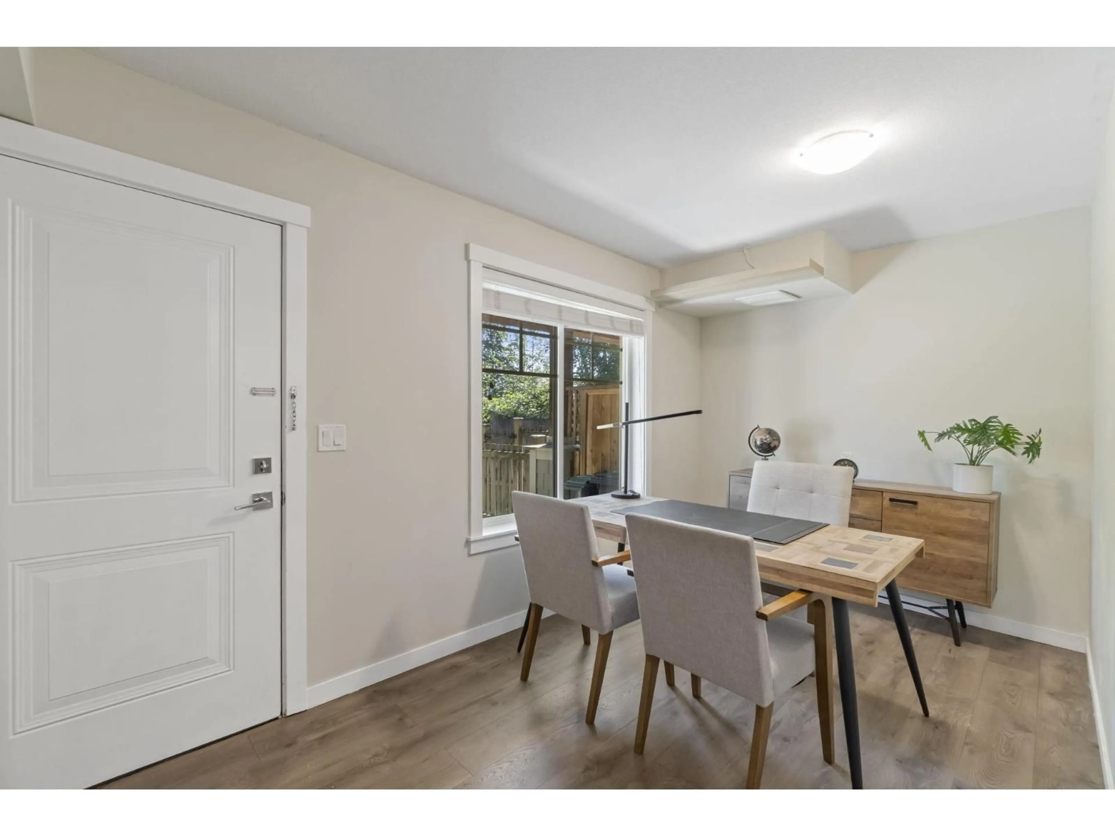 A pic of a room for 110 - 20498 82, Langley British Columbia V2Y0V1