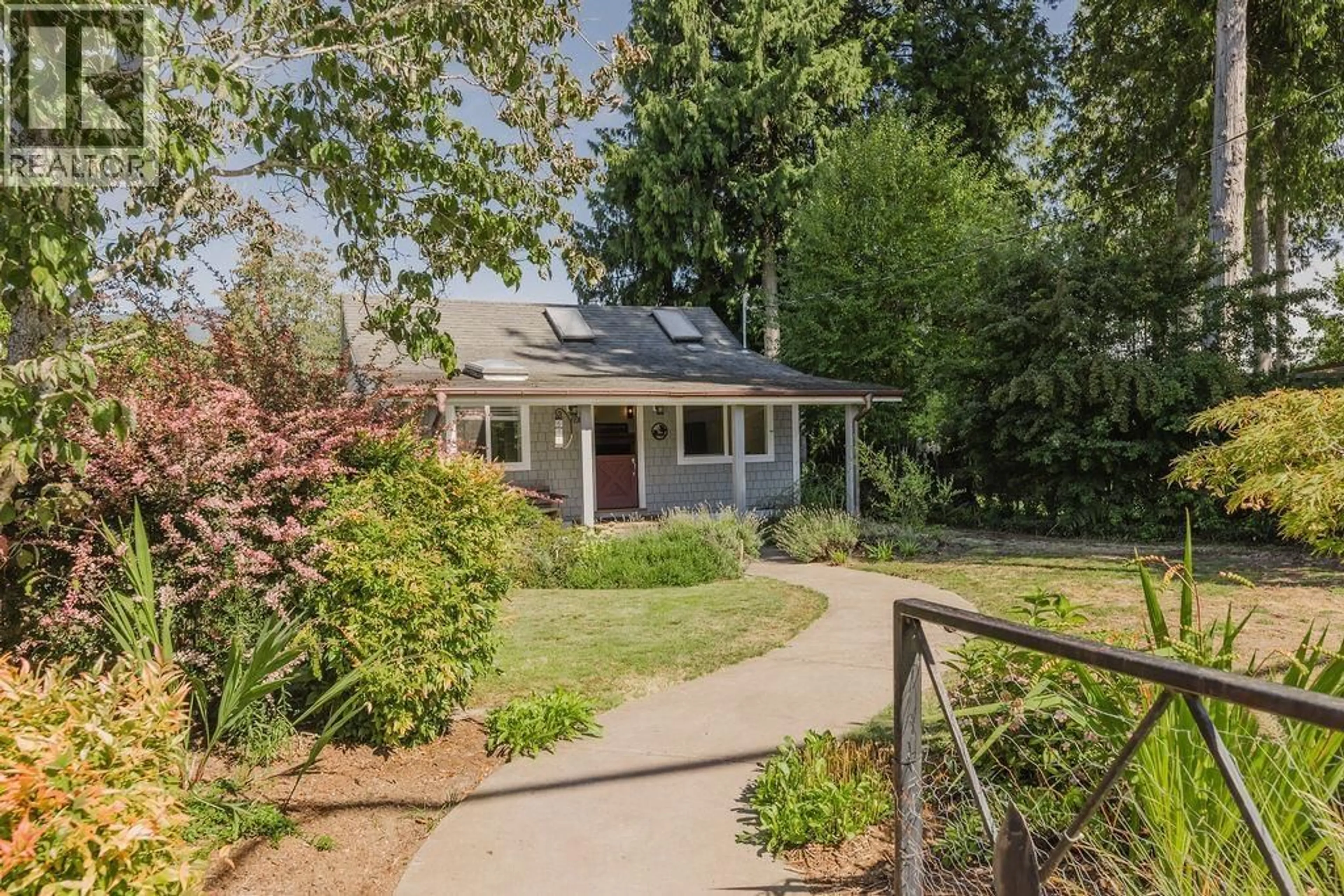 Unknown for 698 FRANKLIN ROAD, Gibsons British Columbia V0N1V8