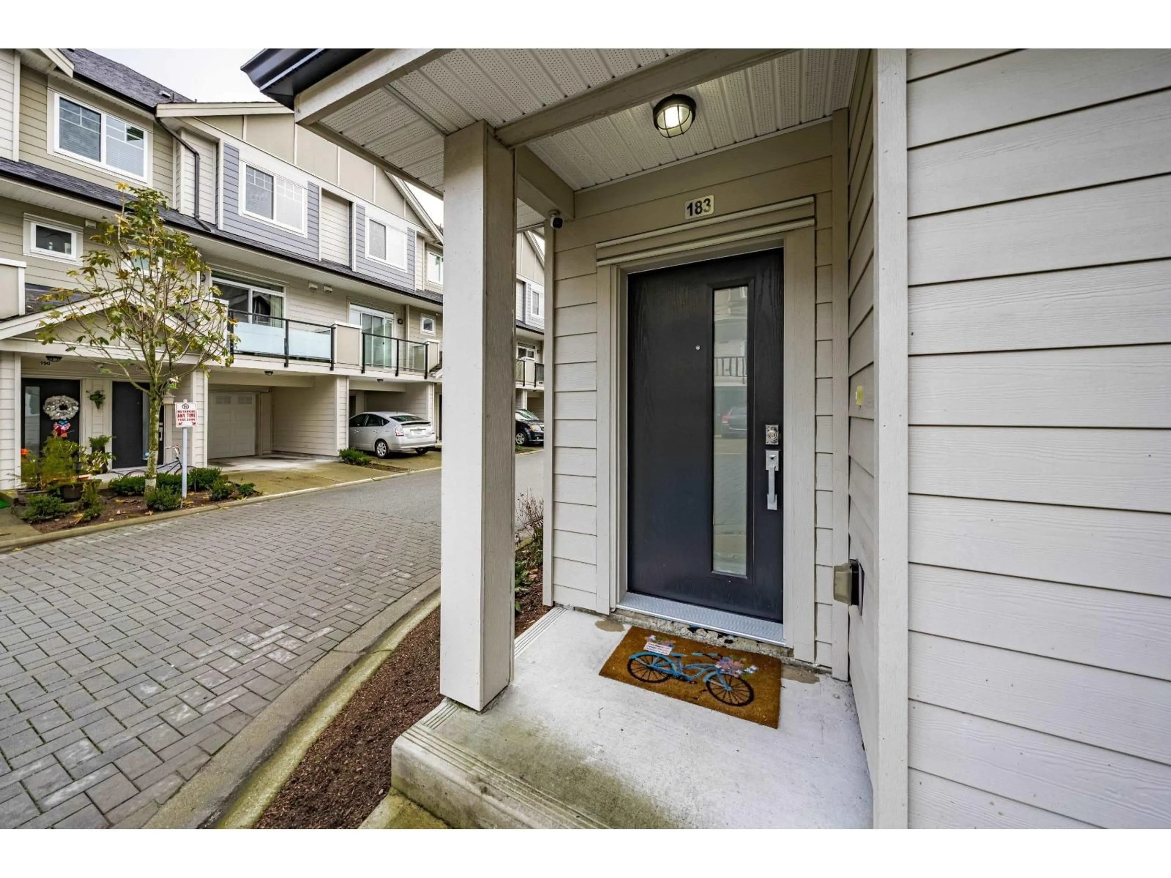 Indoor entryway for 183 - 13898 64, Surrey British Columbia V3W1L6