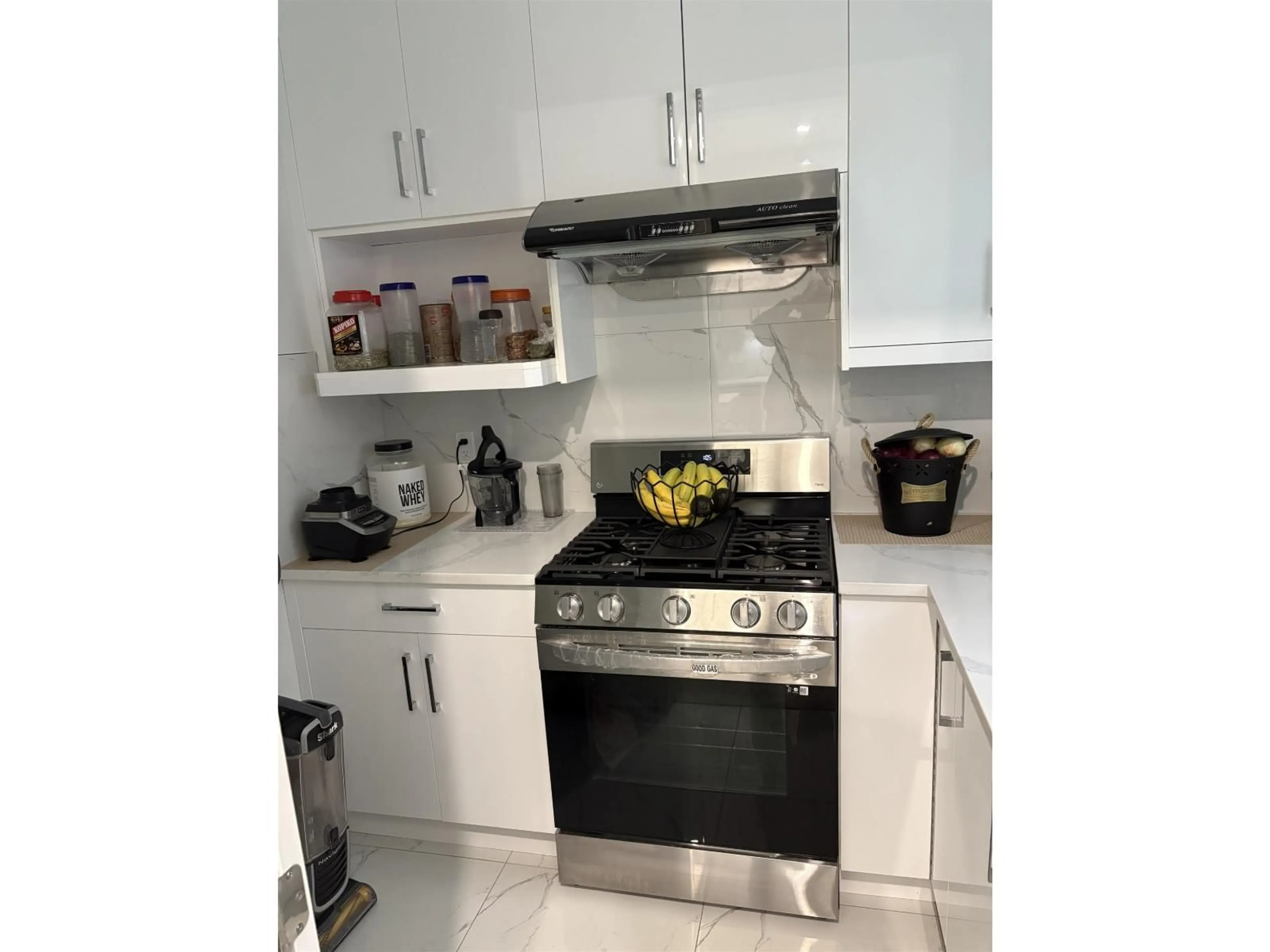 Standard kitchen, unknown for 5901 141, Surrey British Columbia V3X2R9