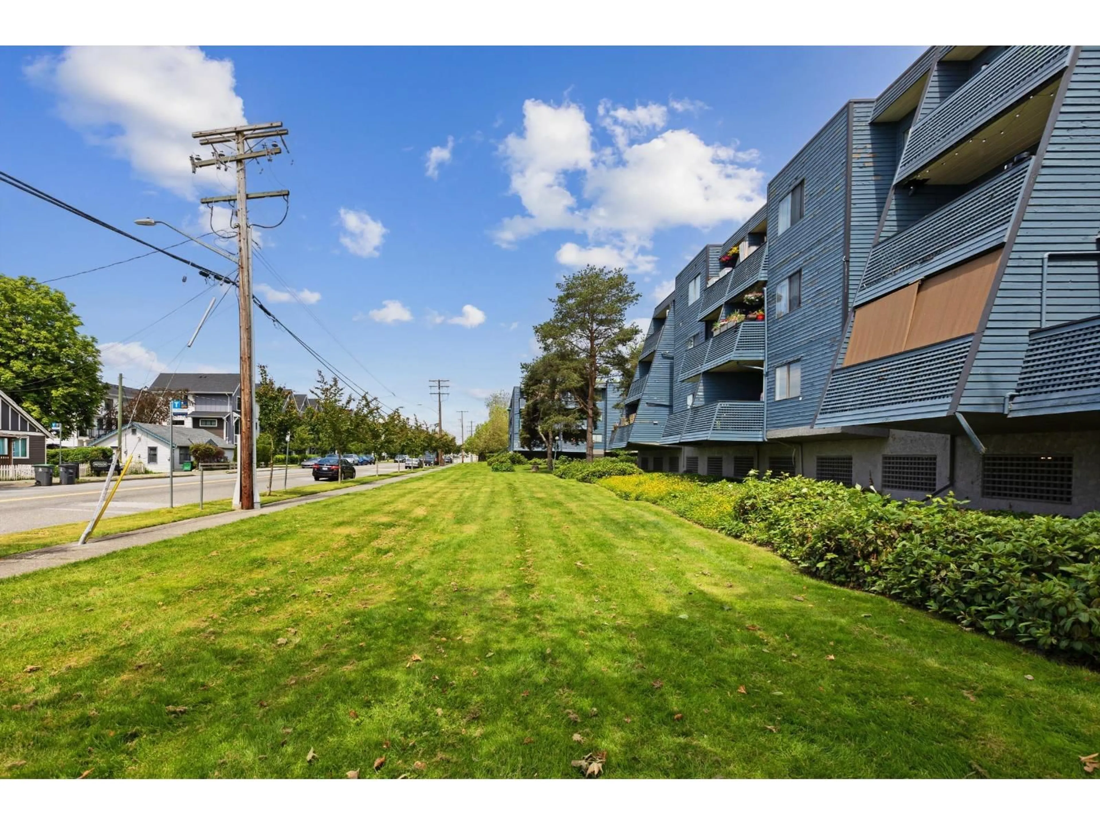 A pic from outside/outdoor area/front of a property/back of a property/a pic from drone, street for 315 - 17661 58A, Surrey British Columbia V3S1N4