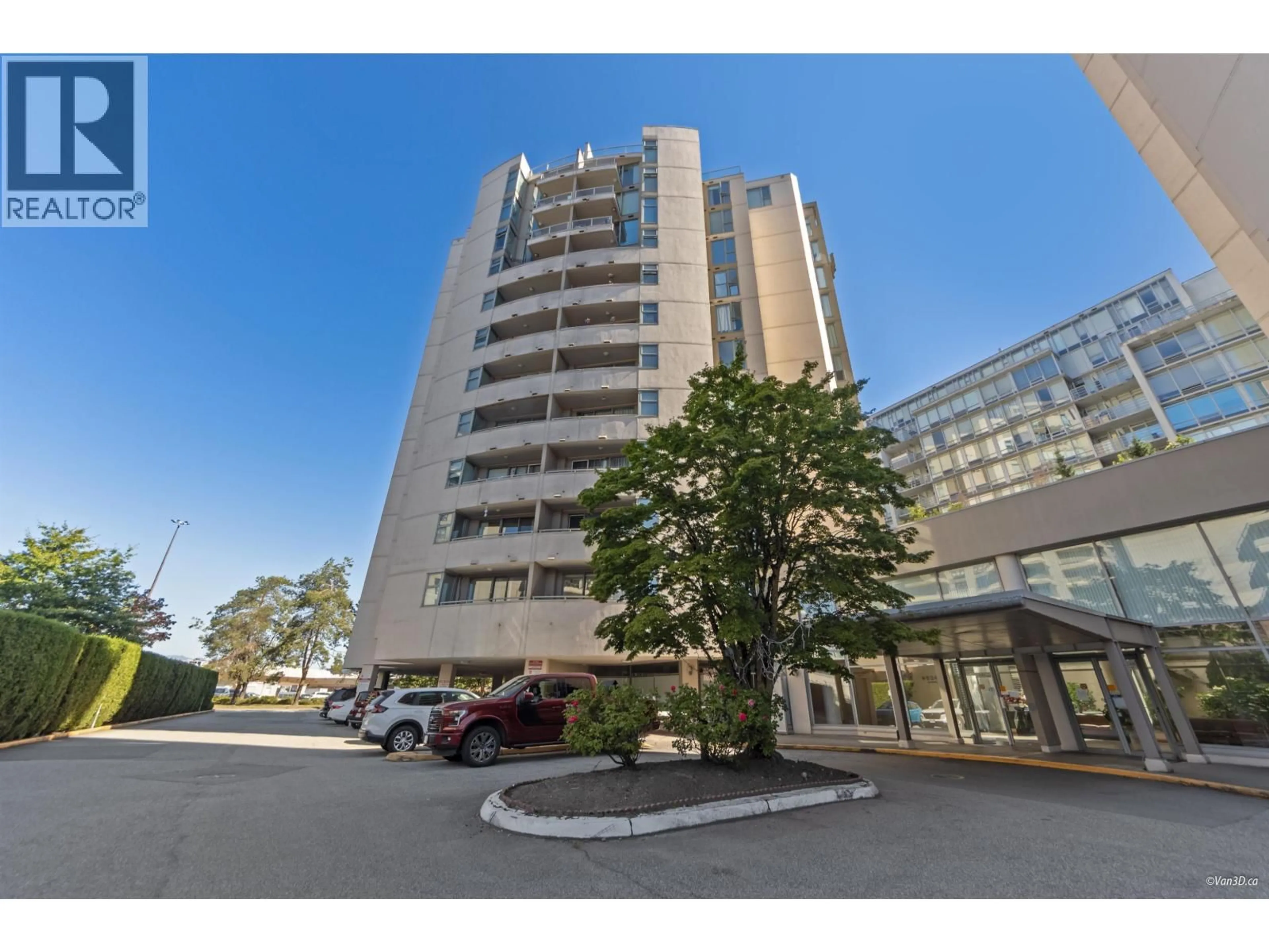 Indoor foyer for 205 - 8246 LANSDOWNE ROAD, Richmond British Columbia V6X1B9
