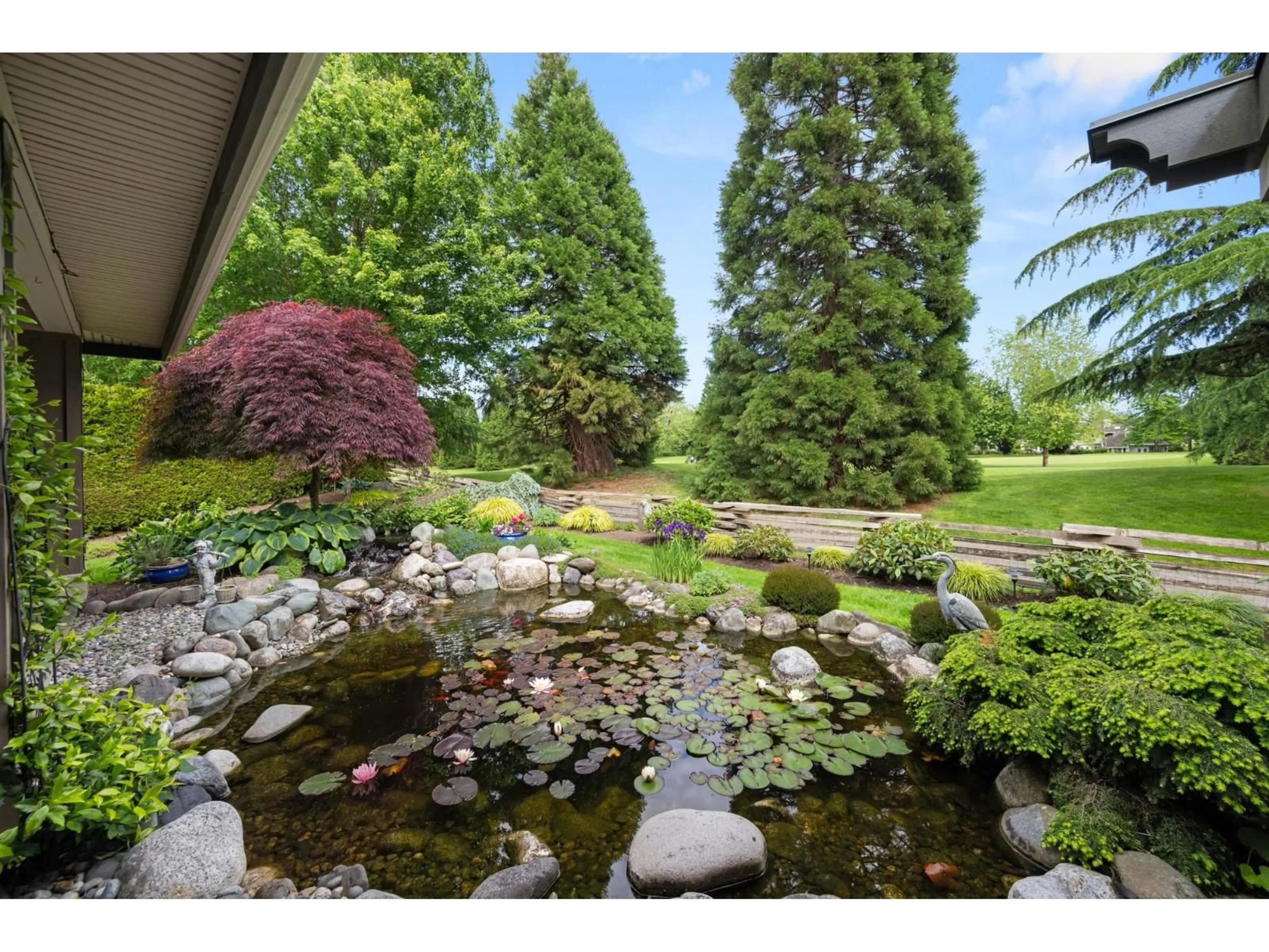 Patio, water/lake/river/ocean view for 1 - 3300 157A, Surrey British Columbia V3Z2P2