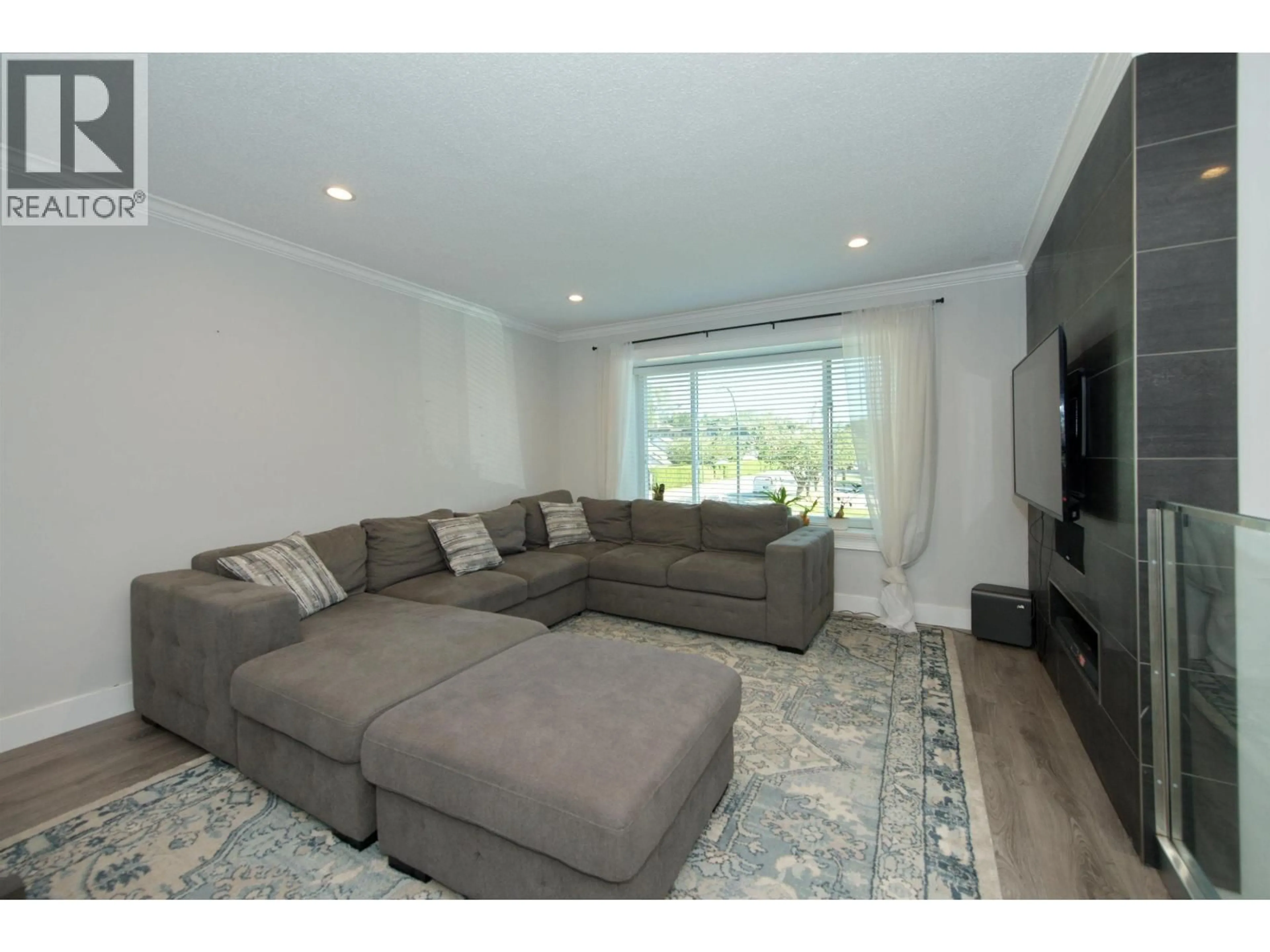Living room with furniture, unknown for 20709 120B AVENUE, Maple Ridge British Columbia V2X9T5
