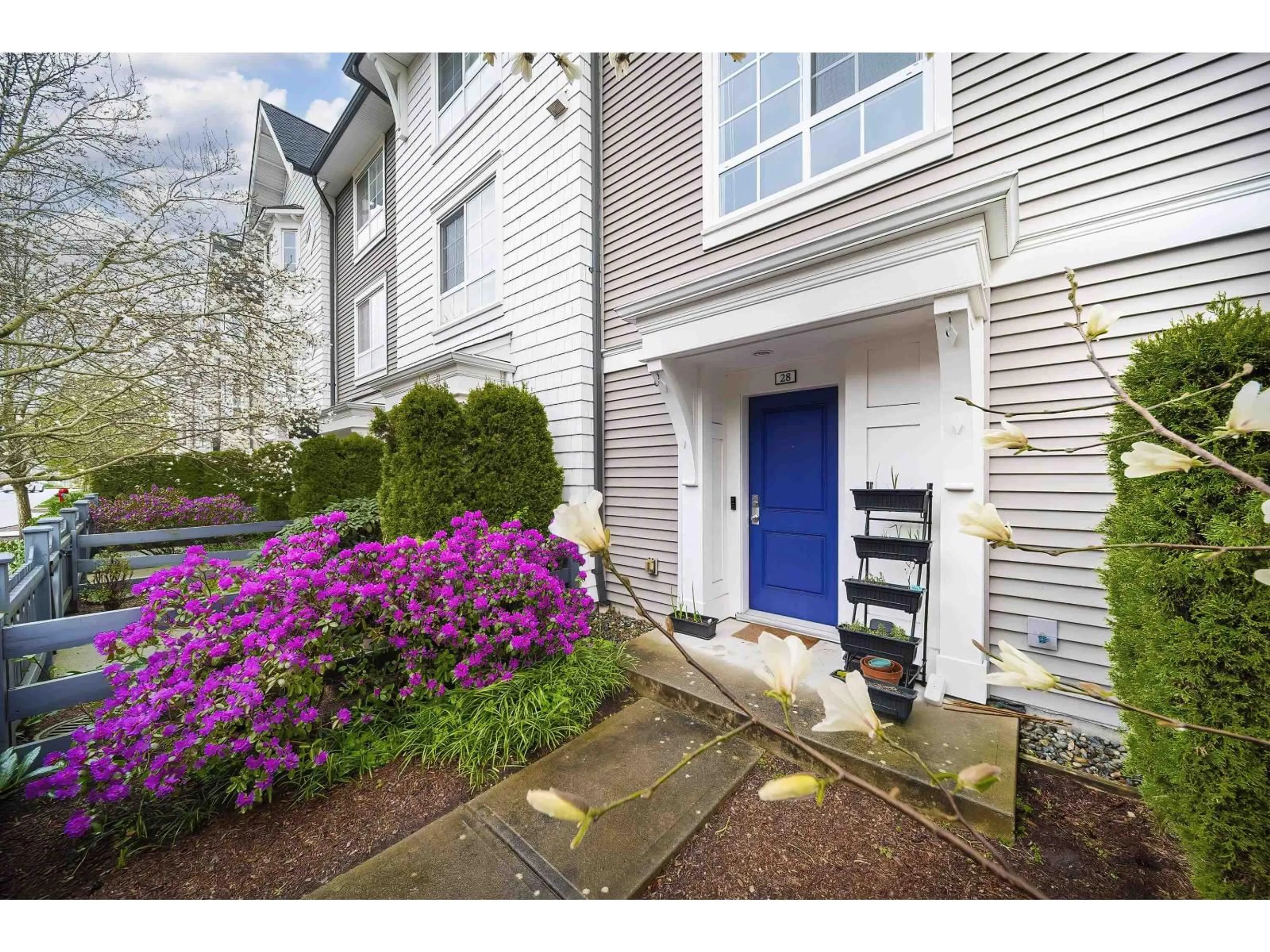 Indoor entryway for 28 - 8438 207A, Langley British Columbia V2Y0N8