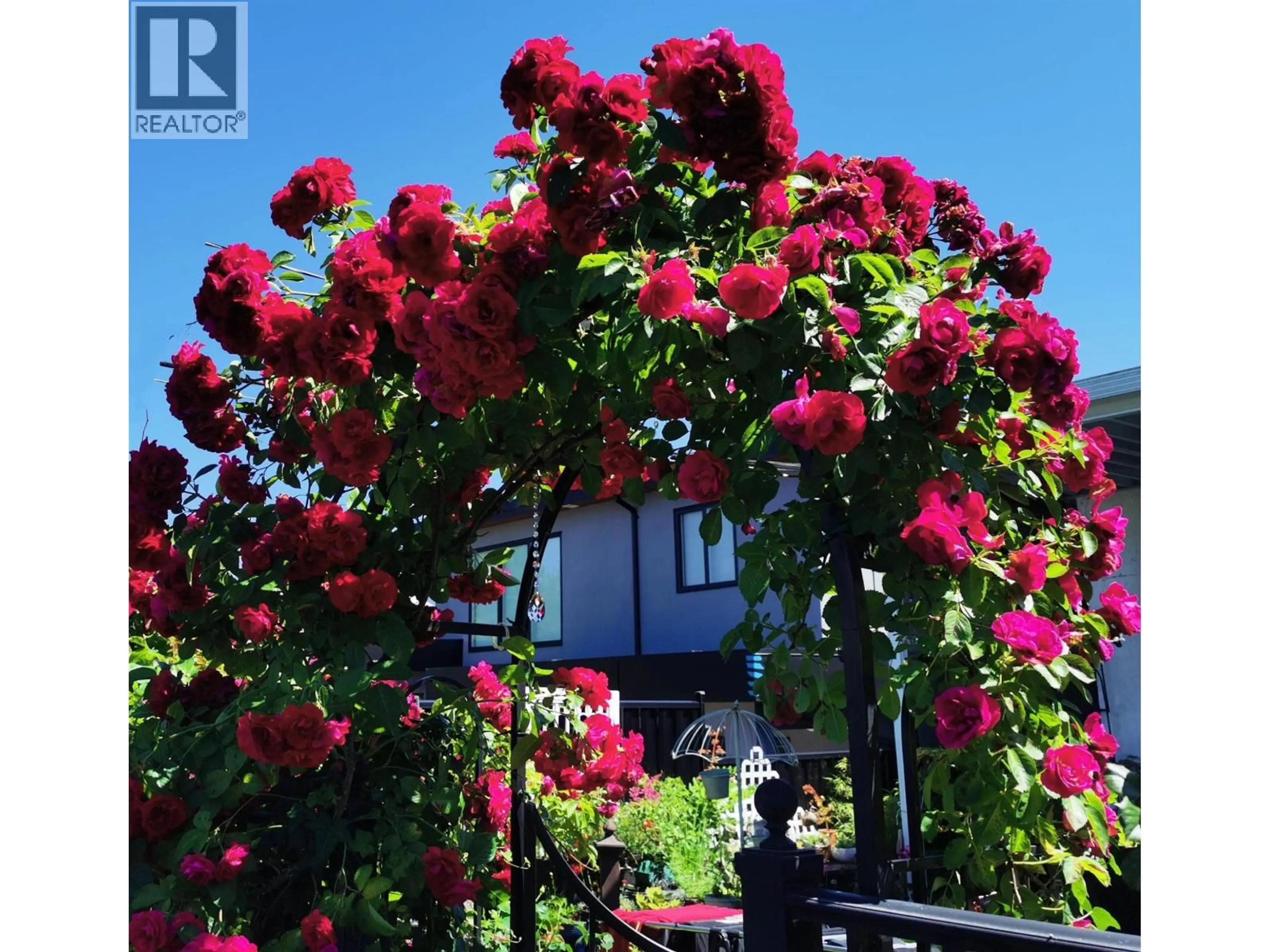 Patio, street for 6593 LOCHDALE STREET, Burnaby British Columbia V5B2M7