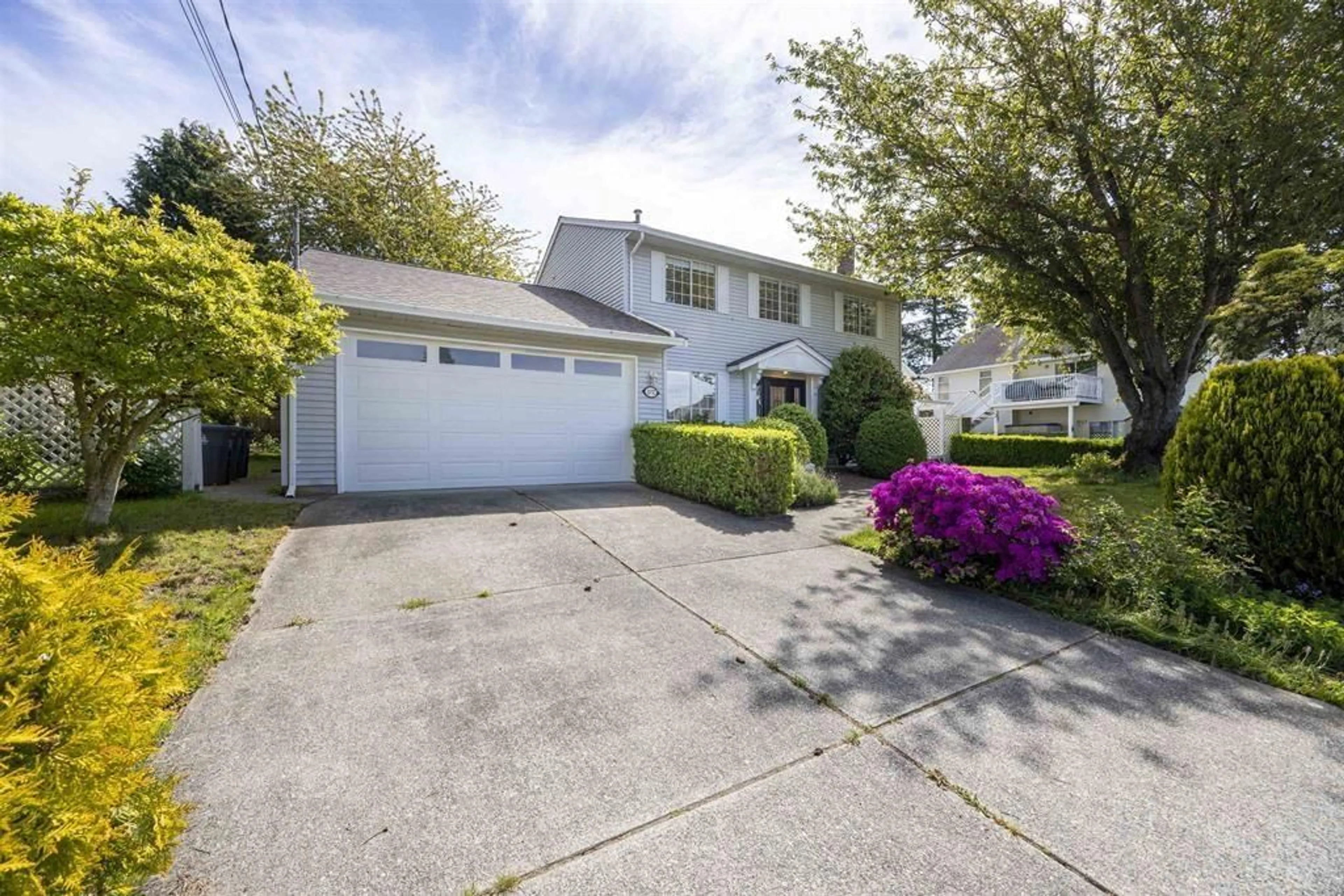 A pic from outside/outdoor area/front of a property/back of a property/a pic from drone, street for 1032 164, Surrey British Columbia V4A8R2
