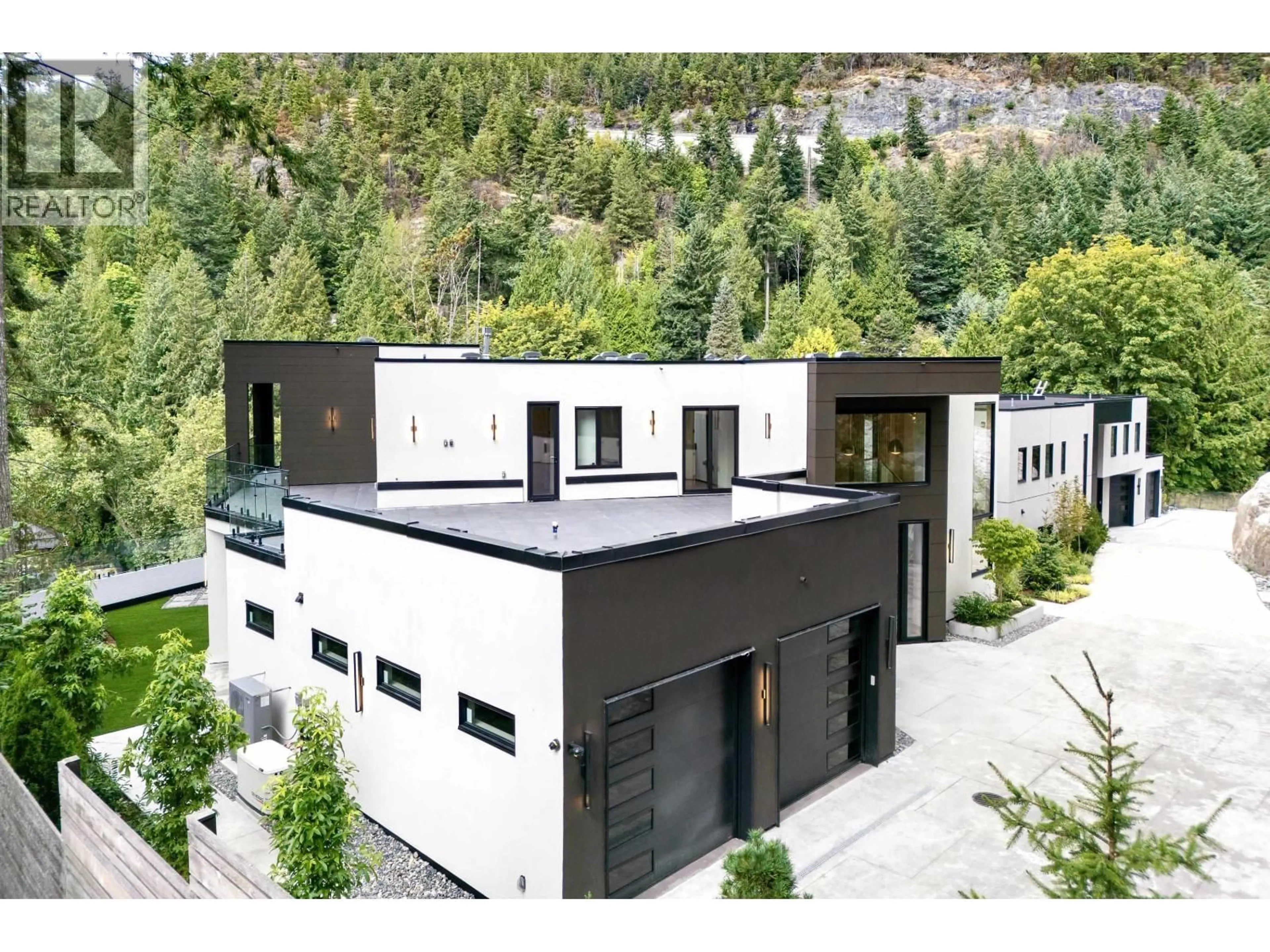 Home with vinyl exterior material, mountain view for 5773 PRIMROSE PLACE, West Vancouver British Columbia V7W1T4