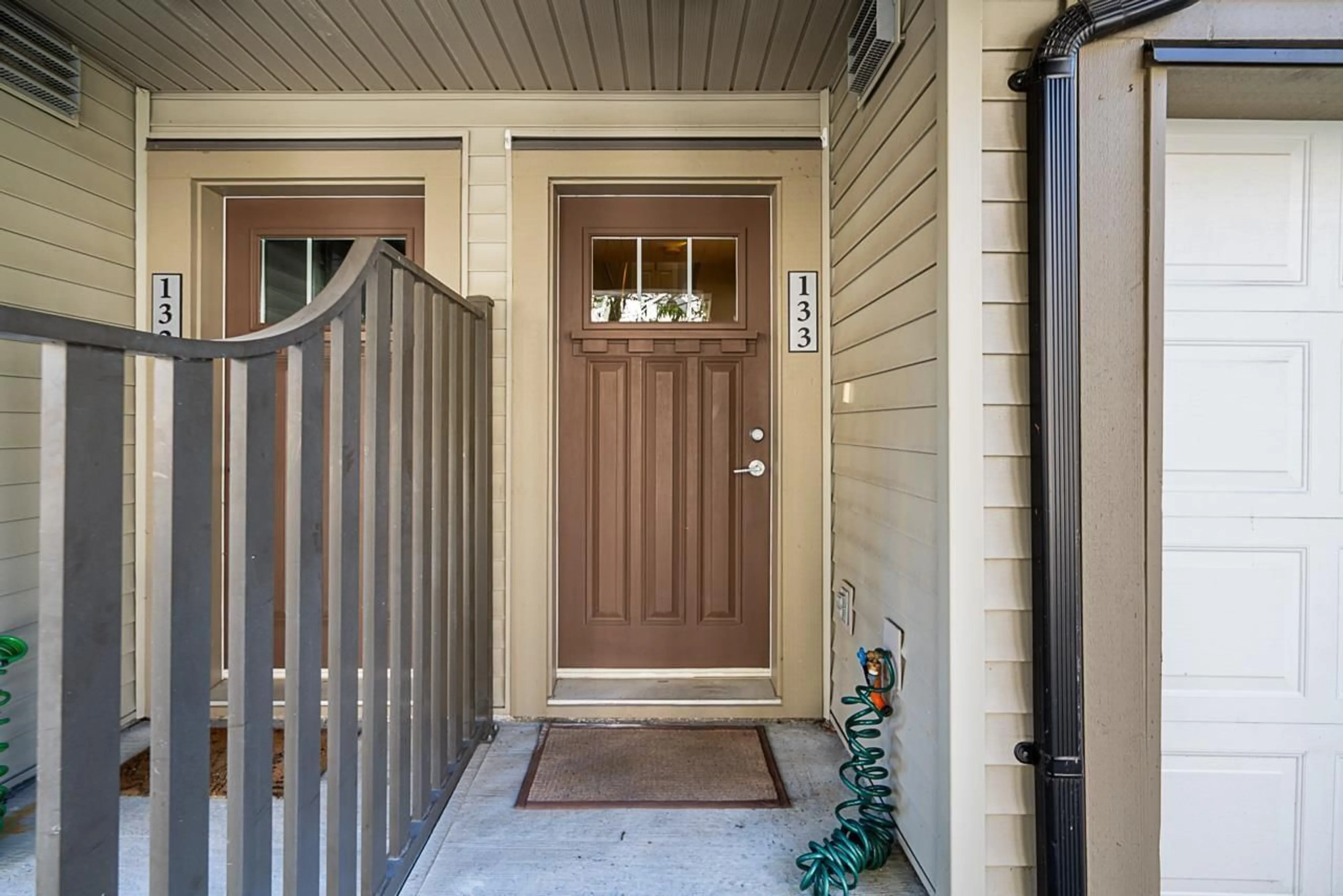 Indoor entryway for 133 - 2501 161A, Surrey British Columbia V3Z7Y6