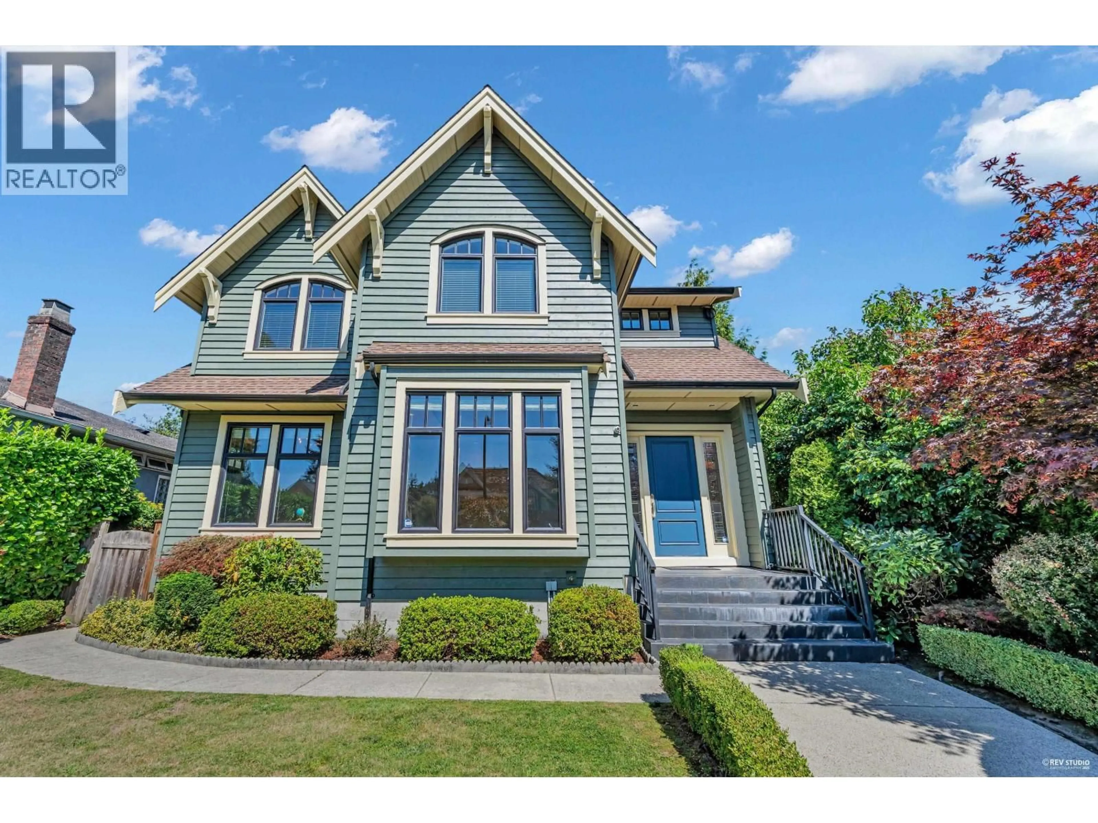 Home with vinyl exterior material, street for 4019 W 40TH AVENUE, Vancouver British Columbia V6N3B9