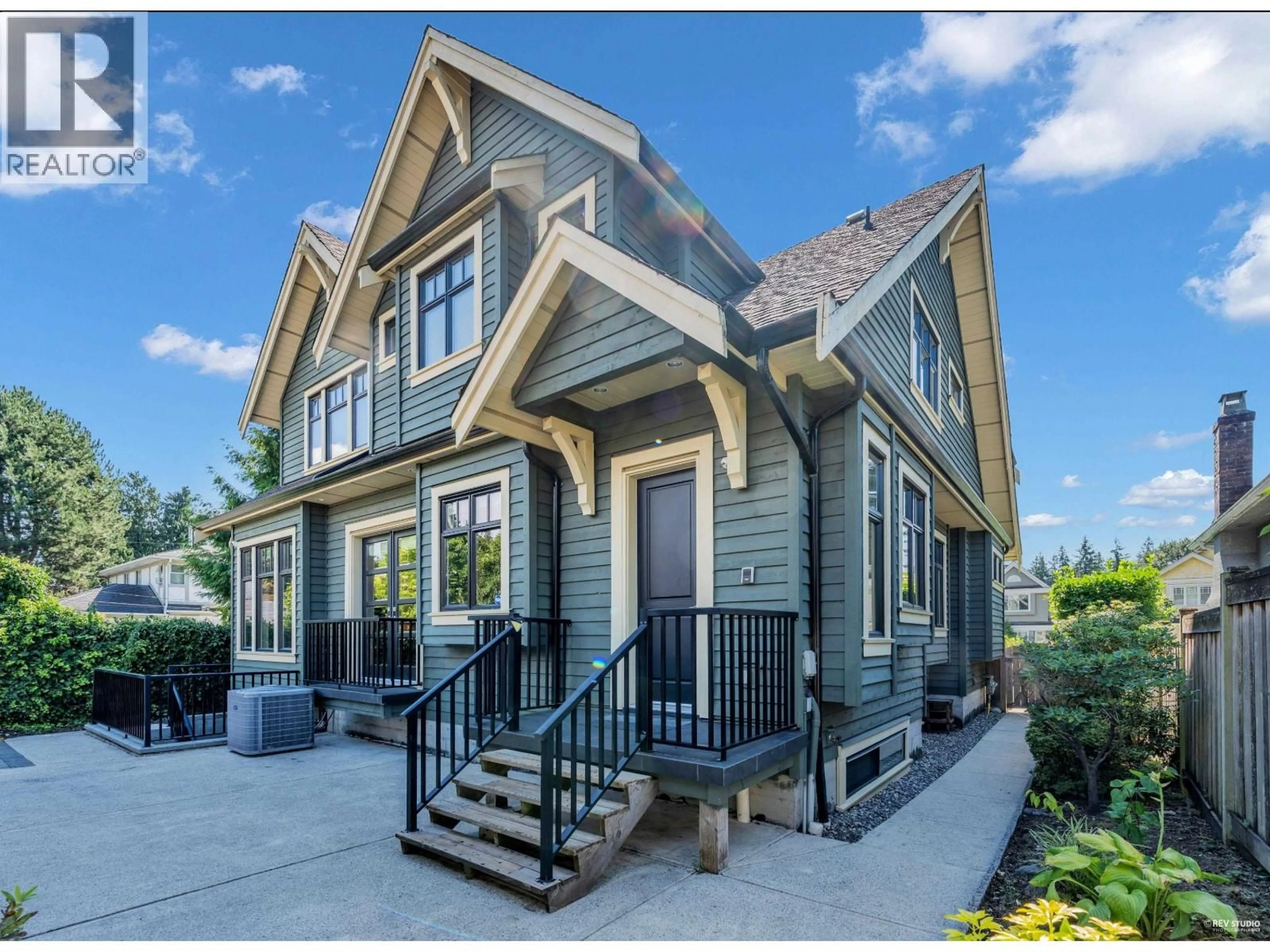 Home with vinyl exterior material, street for 4019 W 40TH AVENUE, Vancouver British Columbia V6N3B9
