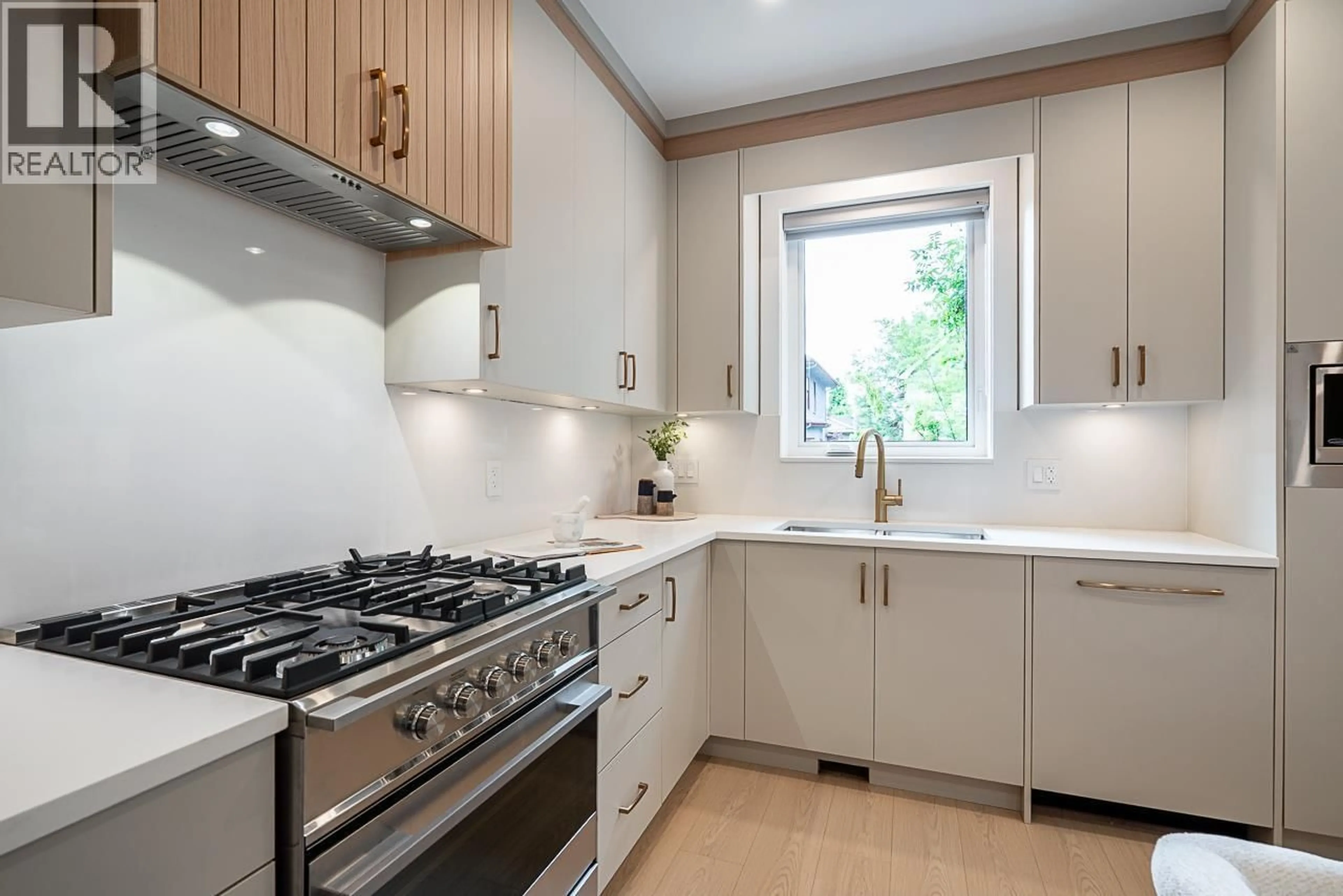 Standard kitchen, unknown for 2 - 1816 3RD AVENUE, Vancouver British Columbia V5N1H2