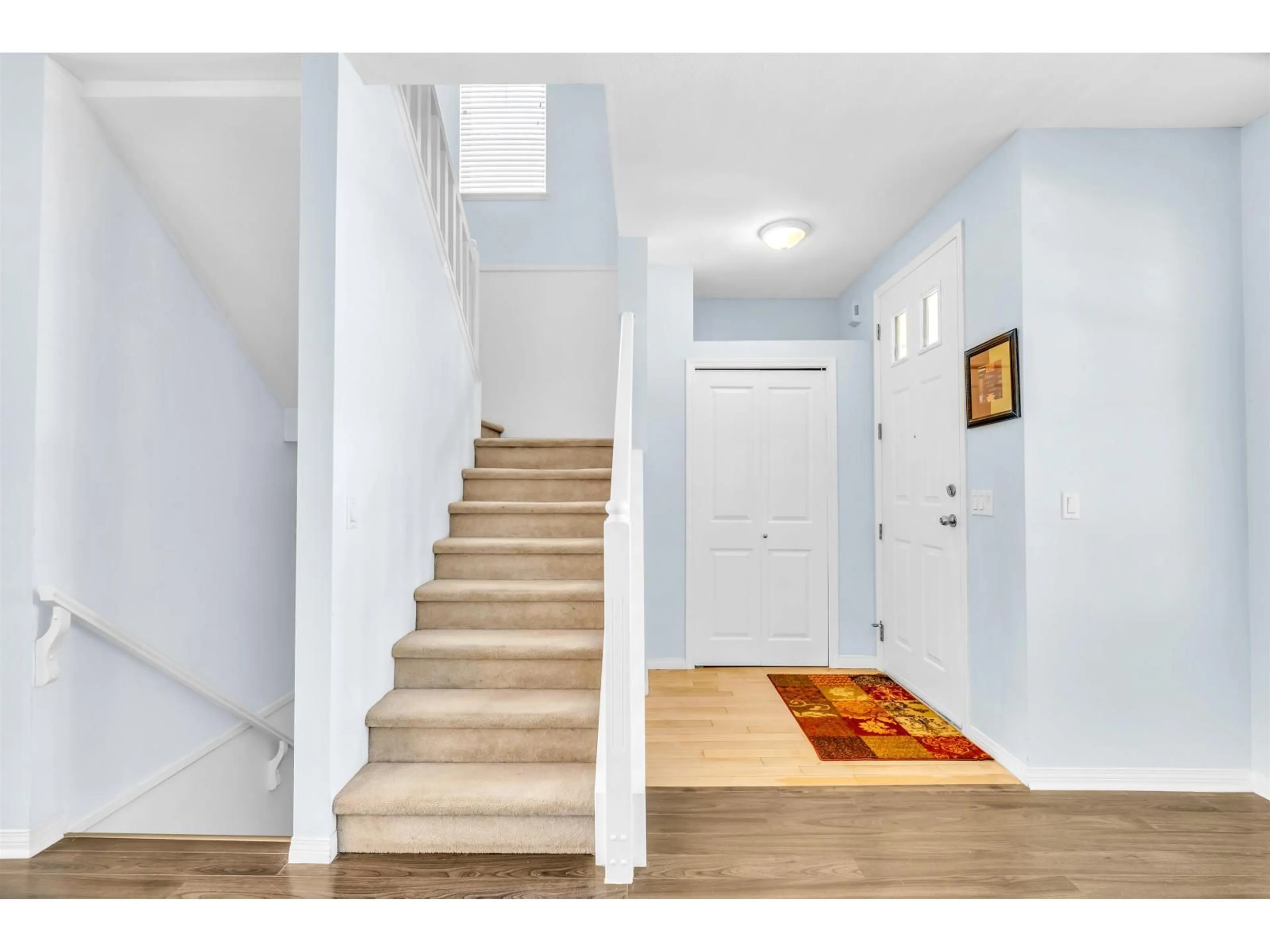 Indoor entryway for 14896 56A, Surrey British Columbia V3S8X1