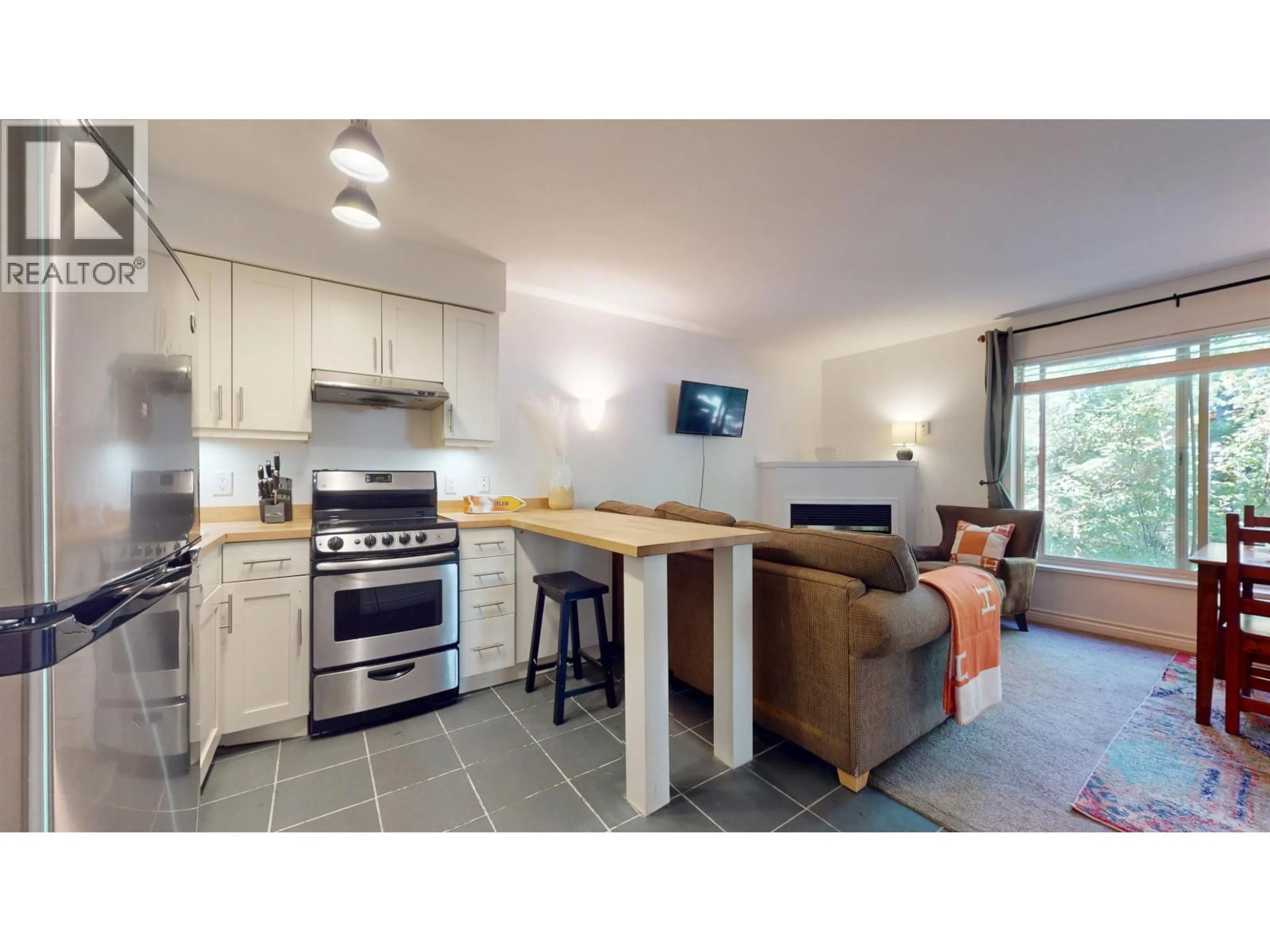 Open concept kitchen, unknown for 101 - 3070 HILLCREST DRIVE, Whistler British Columbia V8E0V1