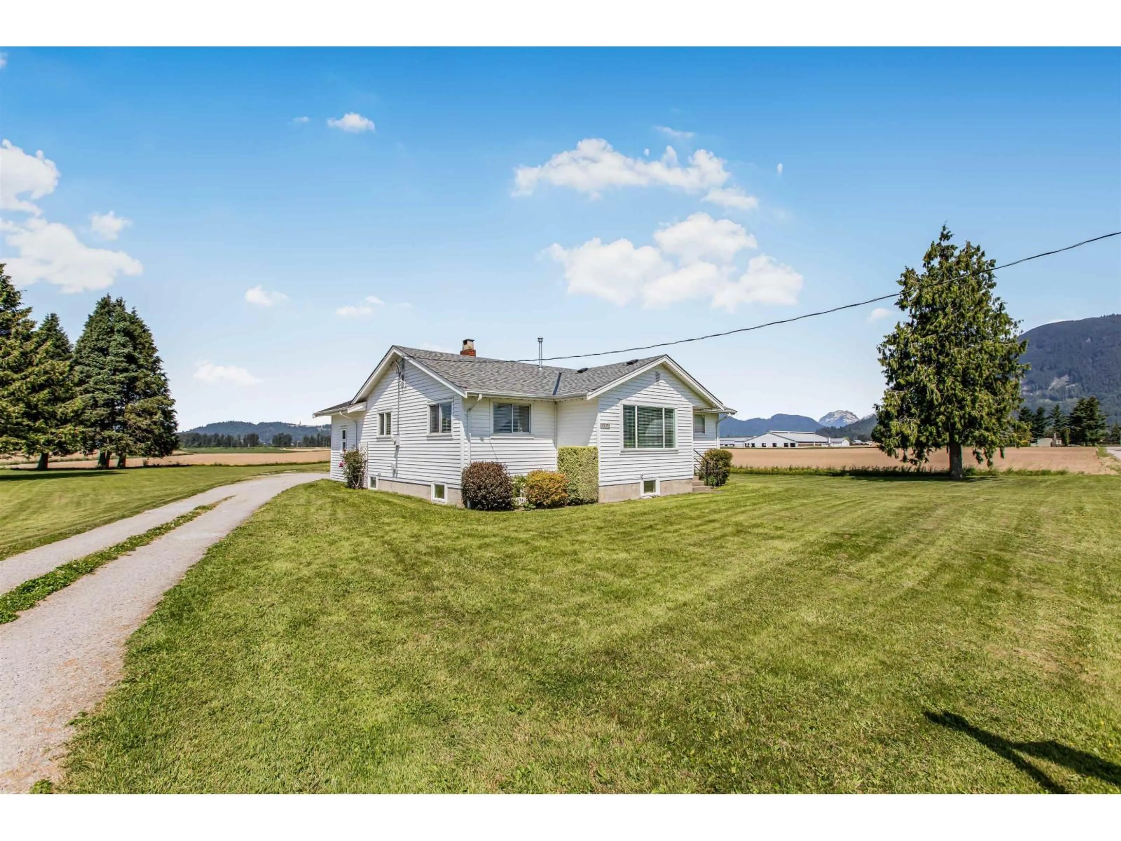 A pic from outside/outdoor area/front of a property/back of a property/a pic from drone, unknown for 7735 NEWTON, Mission British Columbia V0M1H0