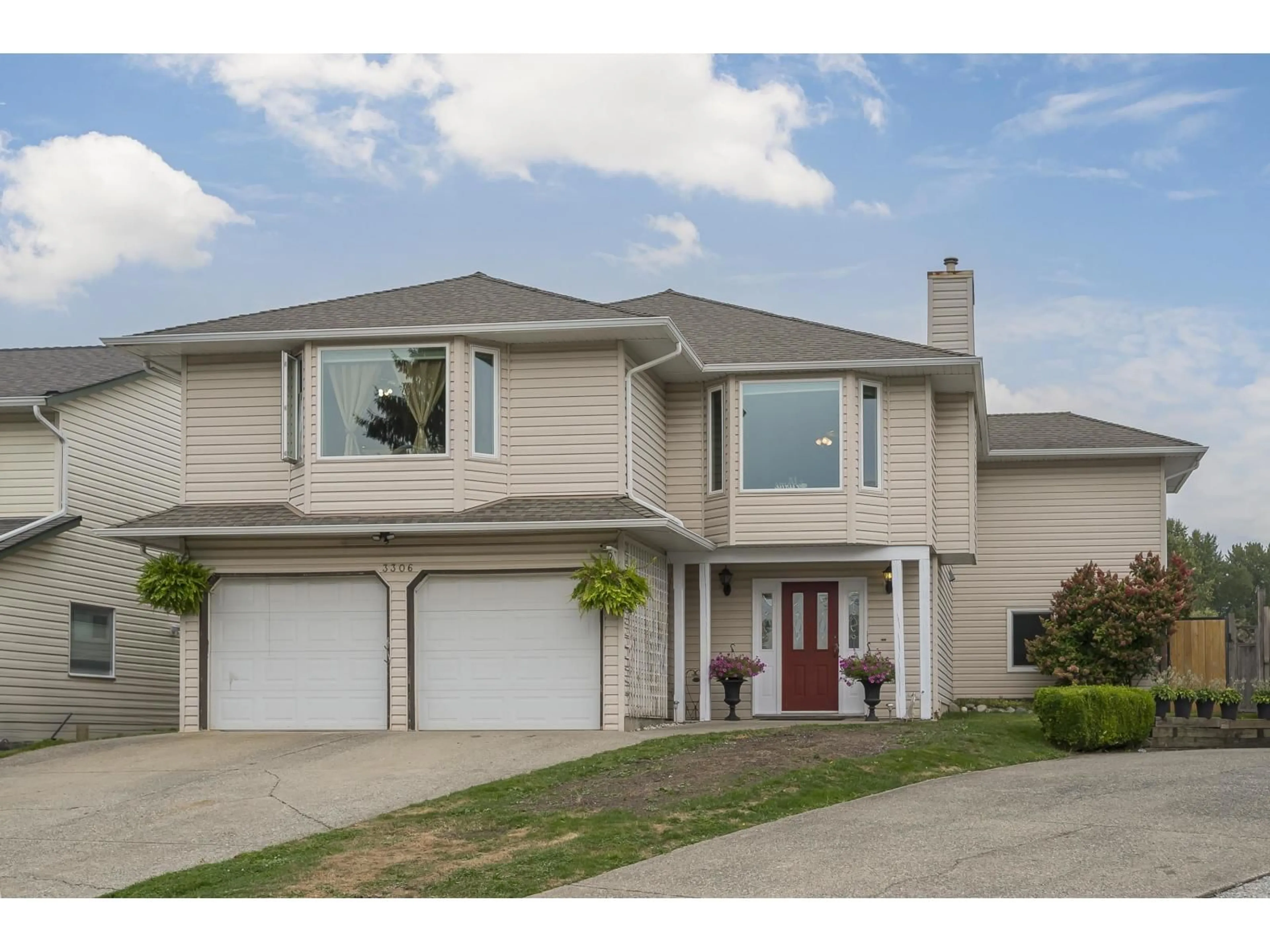 Home with vinyl exterior material, street for 3306 274A, Langley British Columbia V4W3J2