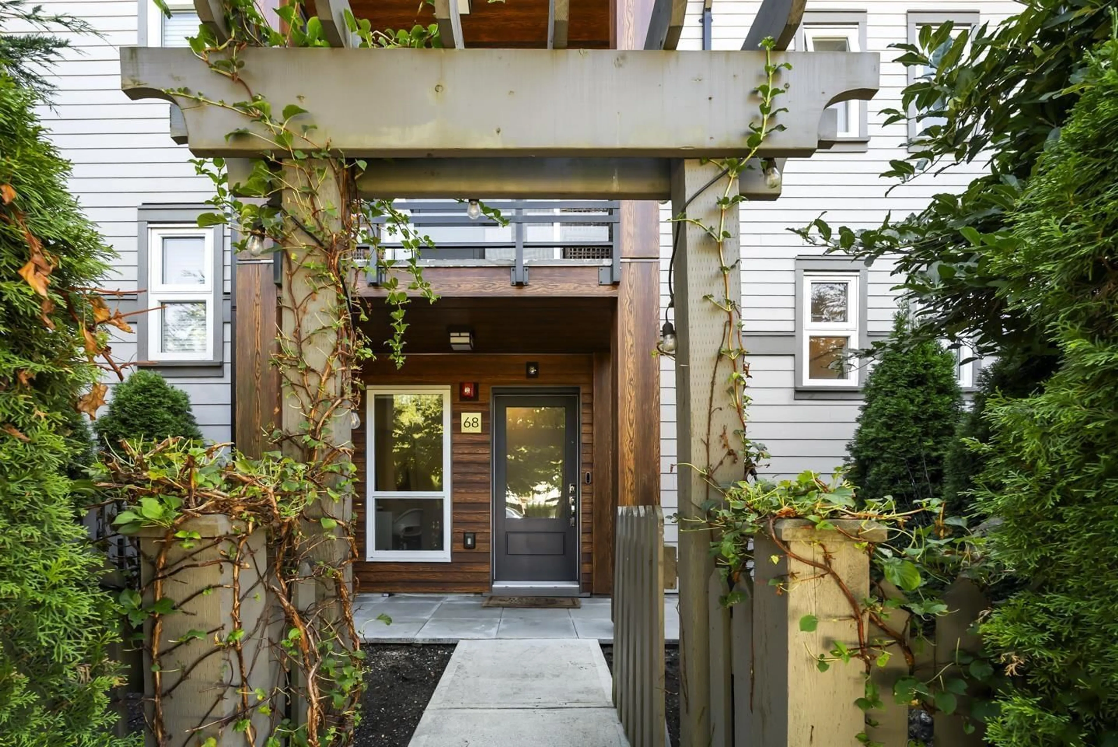 Indoor entryway for 68 - 7947 209, Langley British Columbia V2Y0Y6