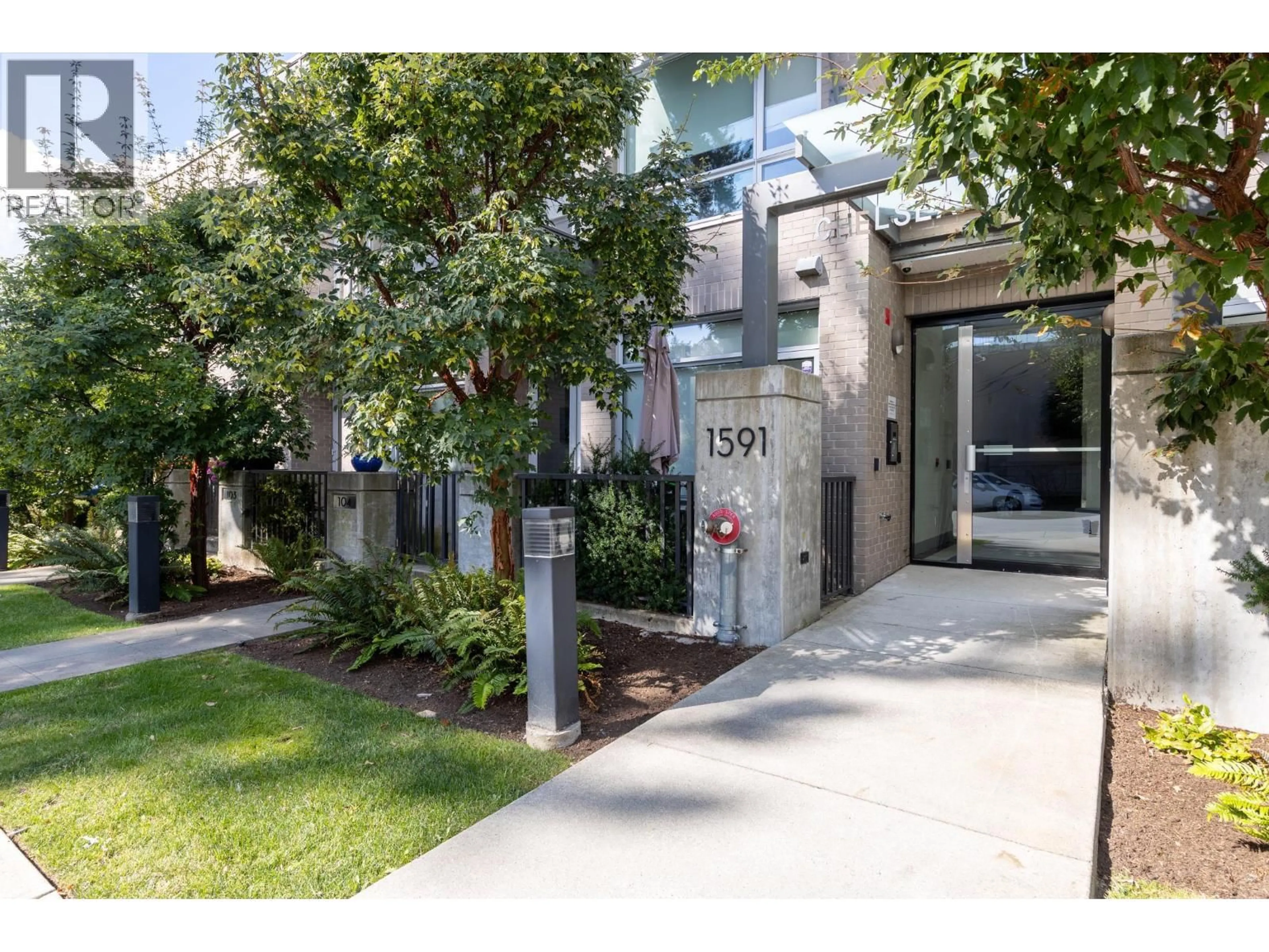 Unknown for 205 - 1591 BOWSER AVENUE, North Vancouver British Columbia V7P2Y4