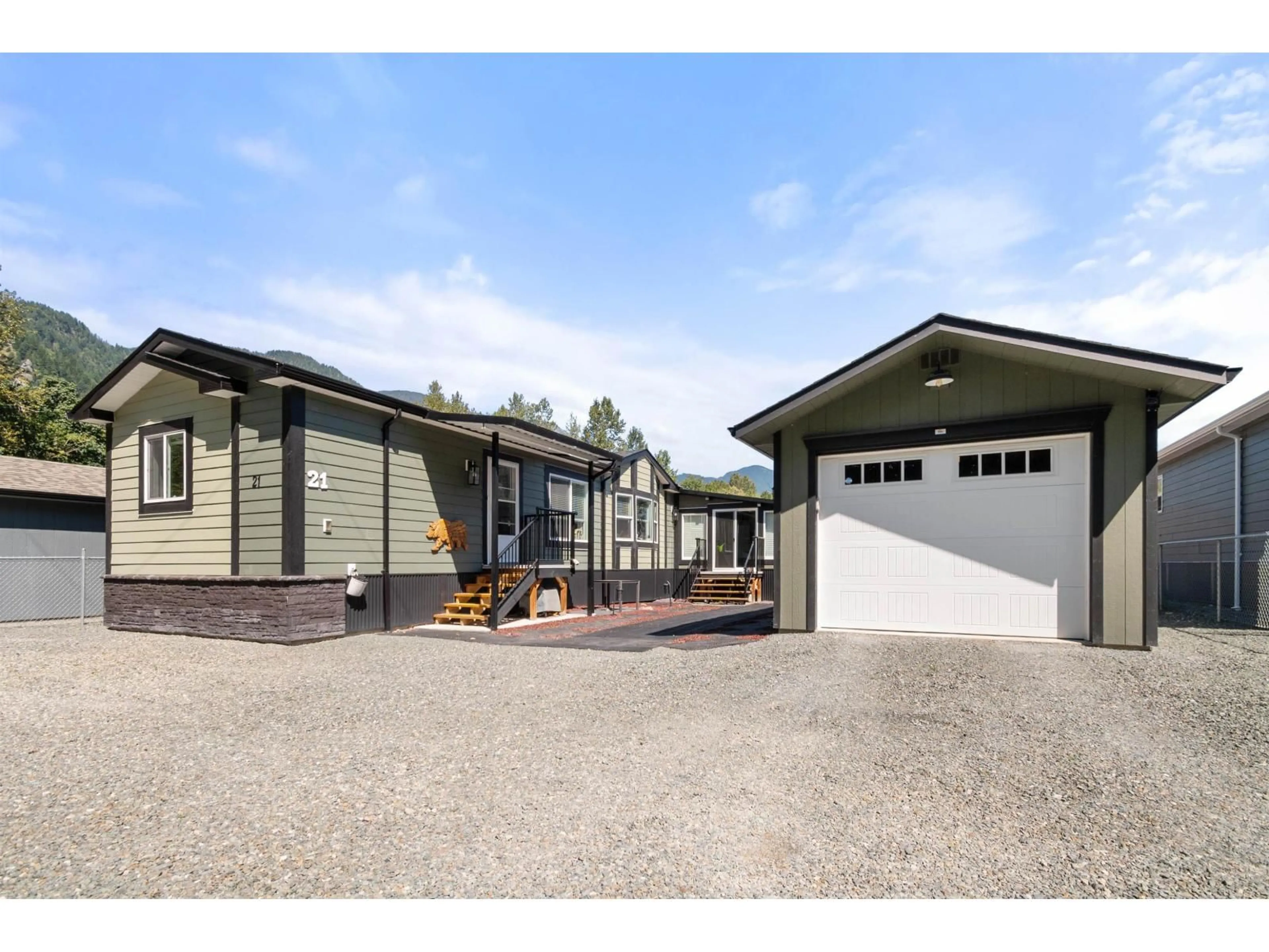 A pic from outside/outdoor area/front of a property/back of a property/a pic from drone, street for 21 - 59060 LOUGHEED HIGHWAY, Agassiz British Columbia V0X1L3