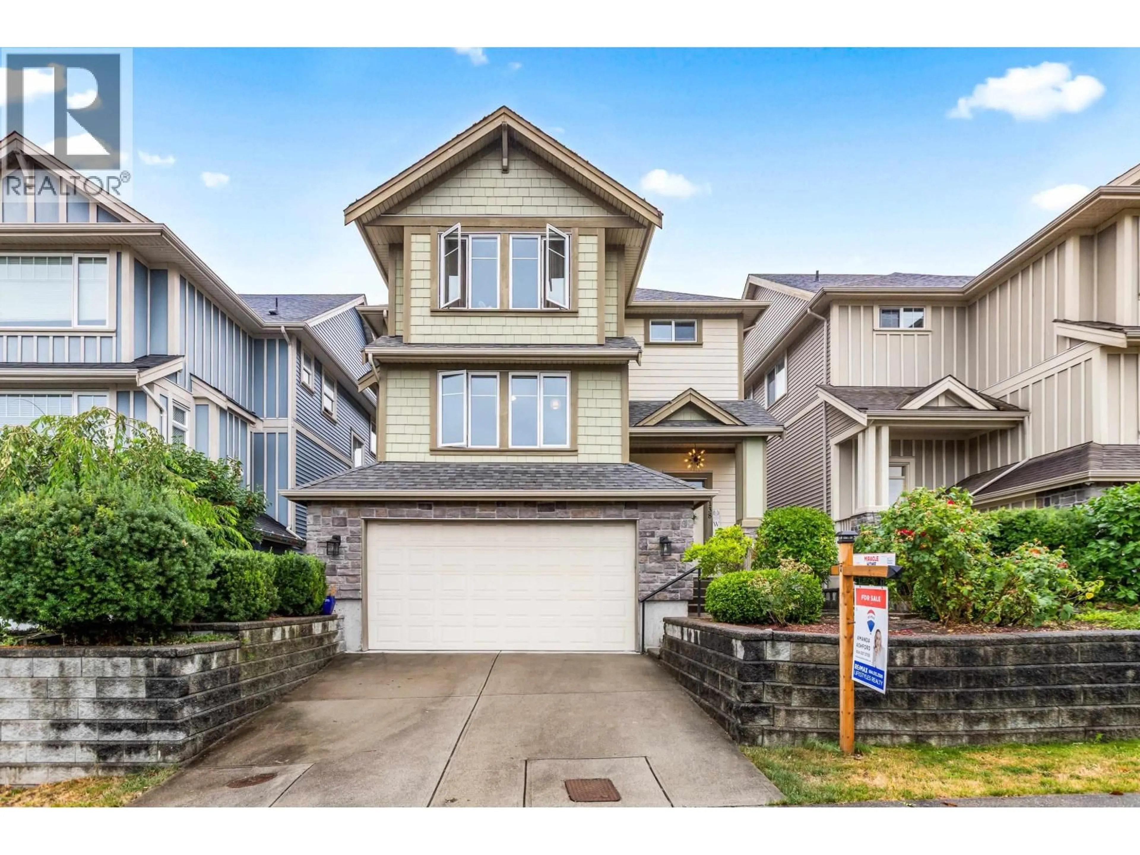 Home with vinyl exterior material, street for 10138 241A STREET, Maple Ridge British Columbia V2W0E6