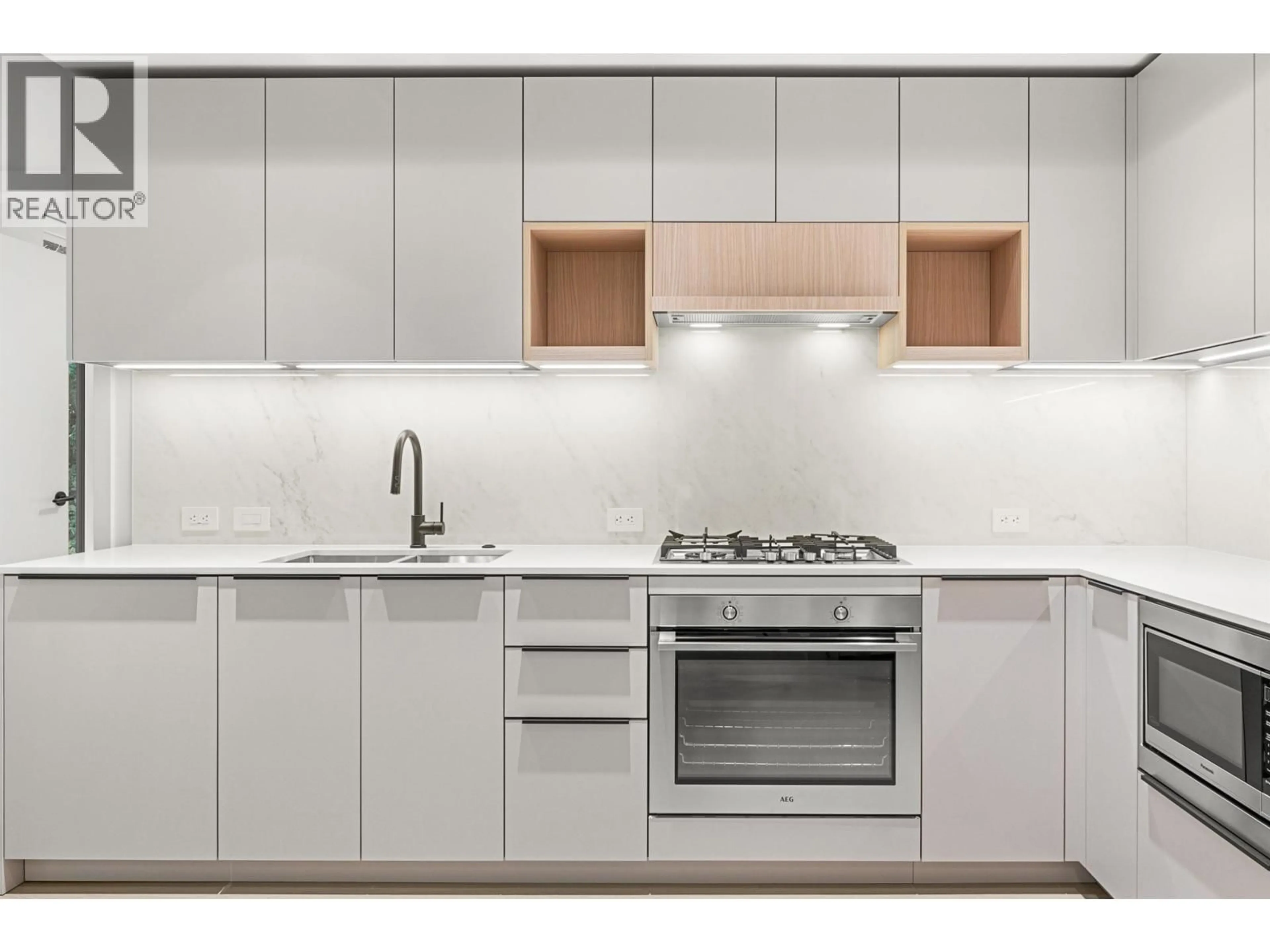 Standard kitchen, unknown for 303 - 2015 ST. JOHNS STREET, Port Moody British Columbia V3H0N5
