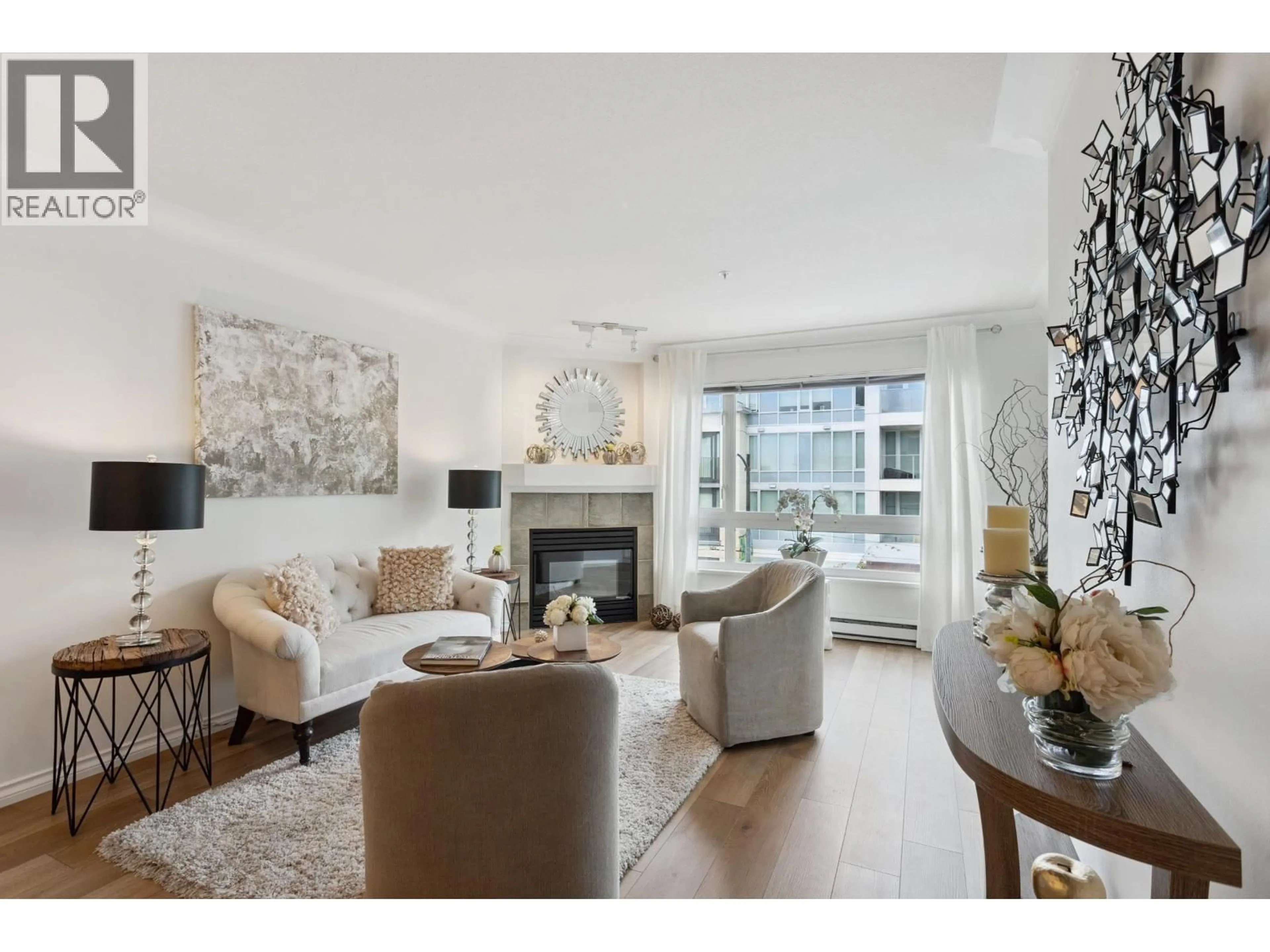 Living room with furniture, unknown for 305 - 3590 26TH AVENUE, Vancouver British Columbia V6S1N9