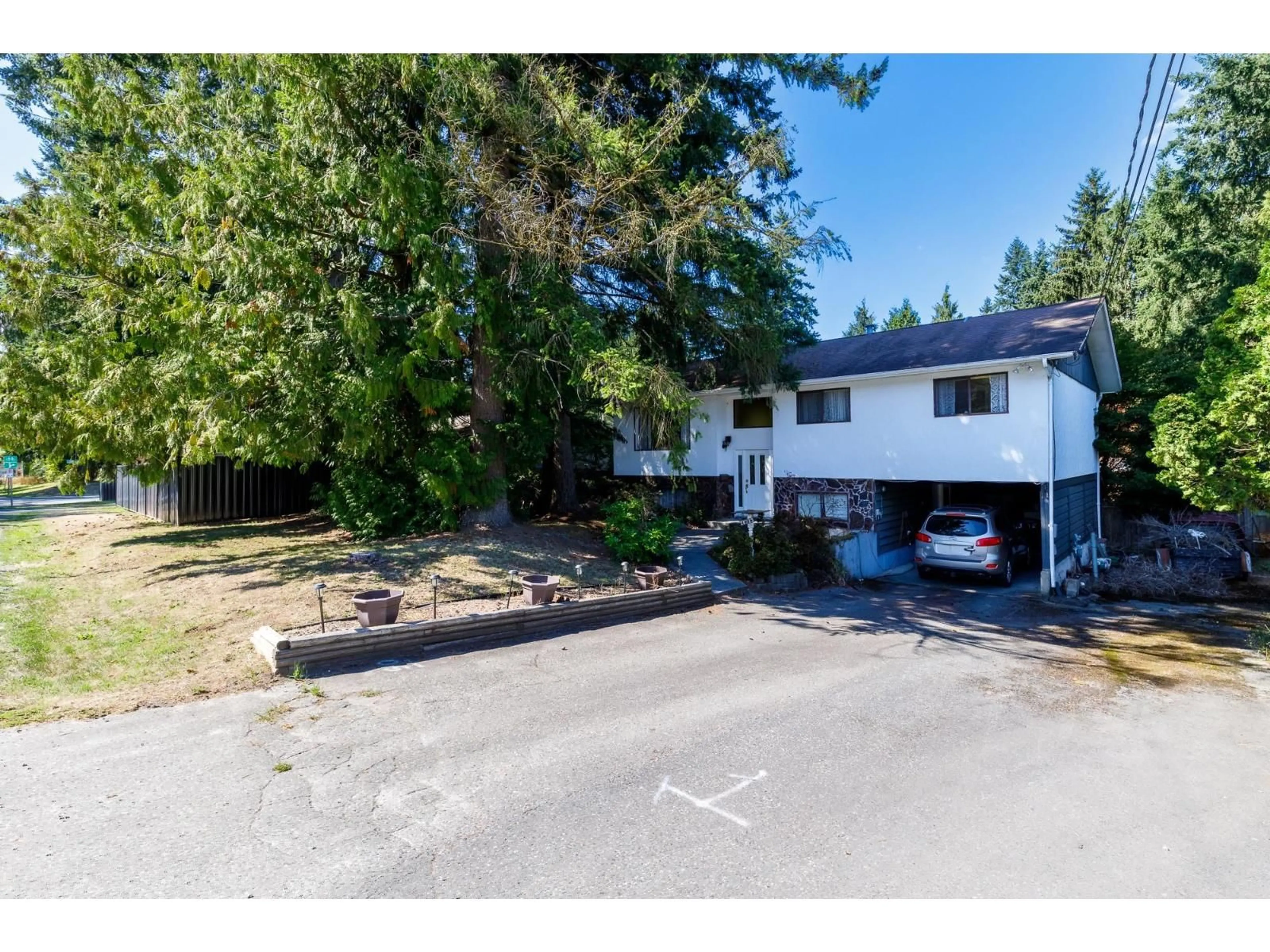 A pic from outside/outdoor area/front of a property/back of a property/a pic from drone, street for 20223 36, Langley British Columbia V3A6A5