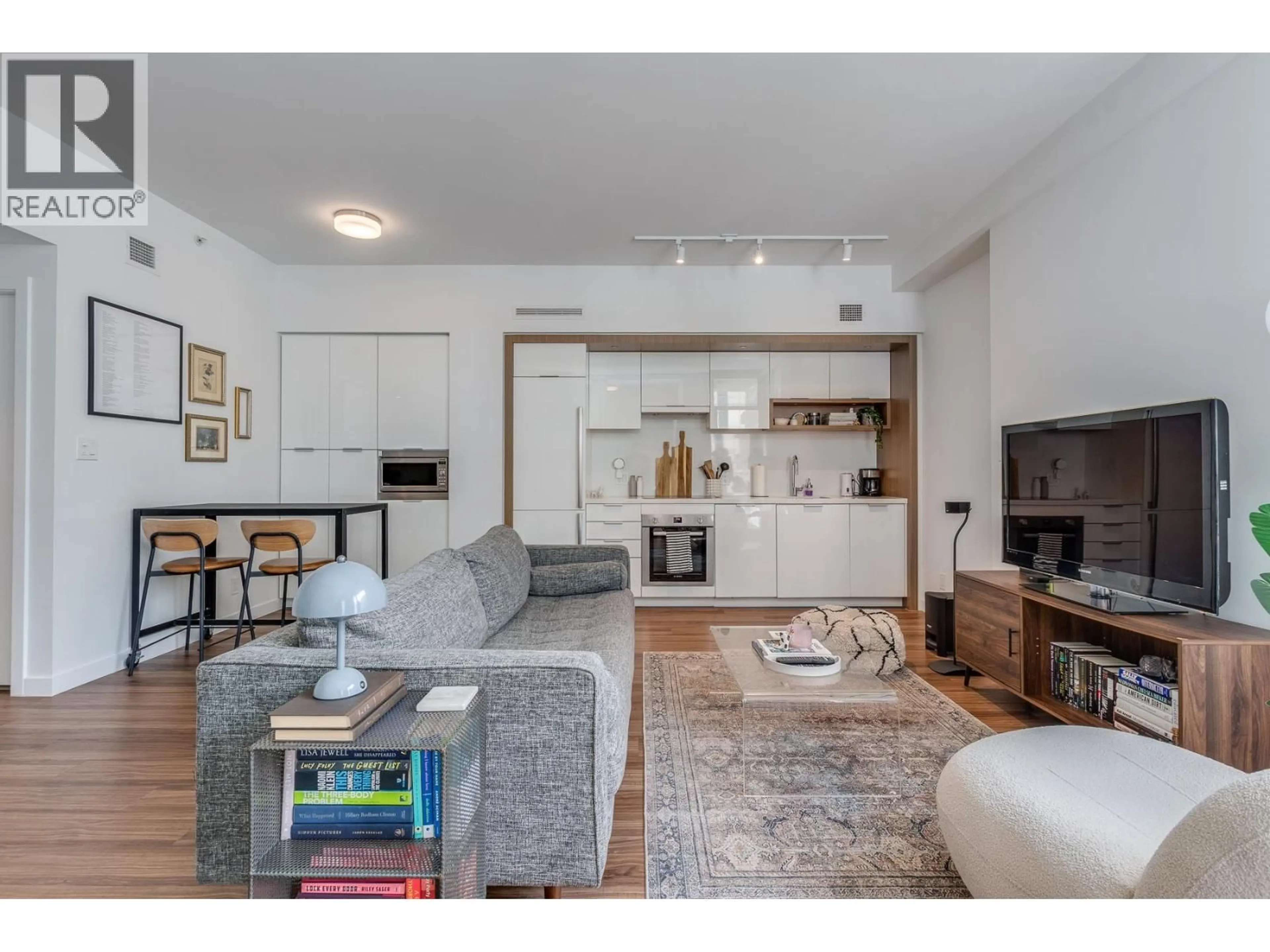 Living room with furniture, unknown for 516 - 1661 QUEBEC STREET, Vancouver British Columbia V6A0H2
