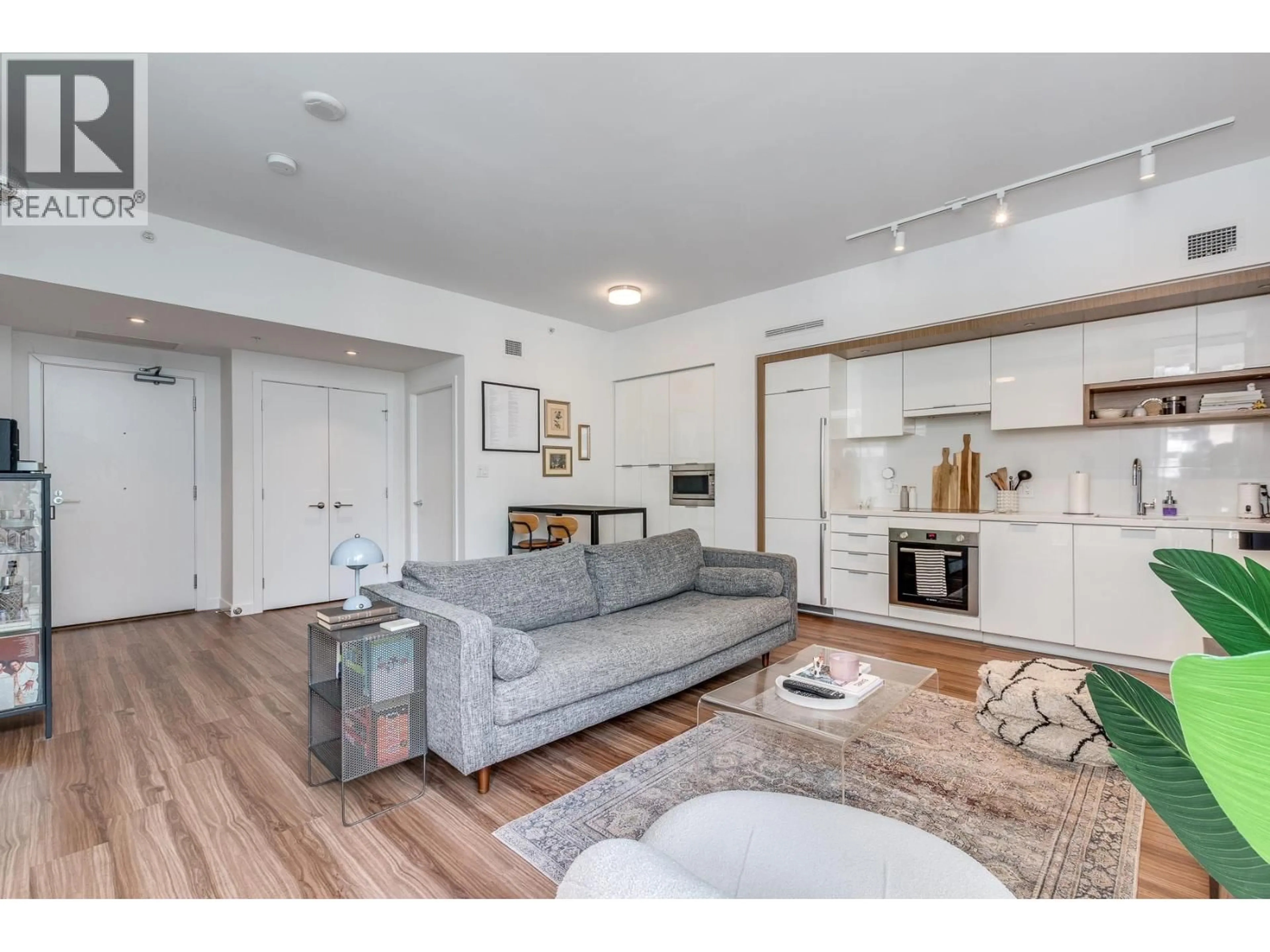 Living room with furniture, unknown for 516 - 1661 QUEBEC STREET, Vancouver British Columbia V6A0H2