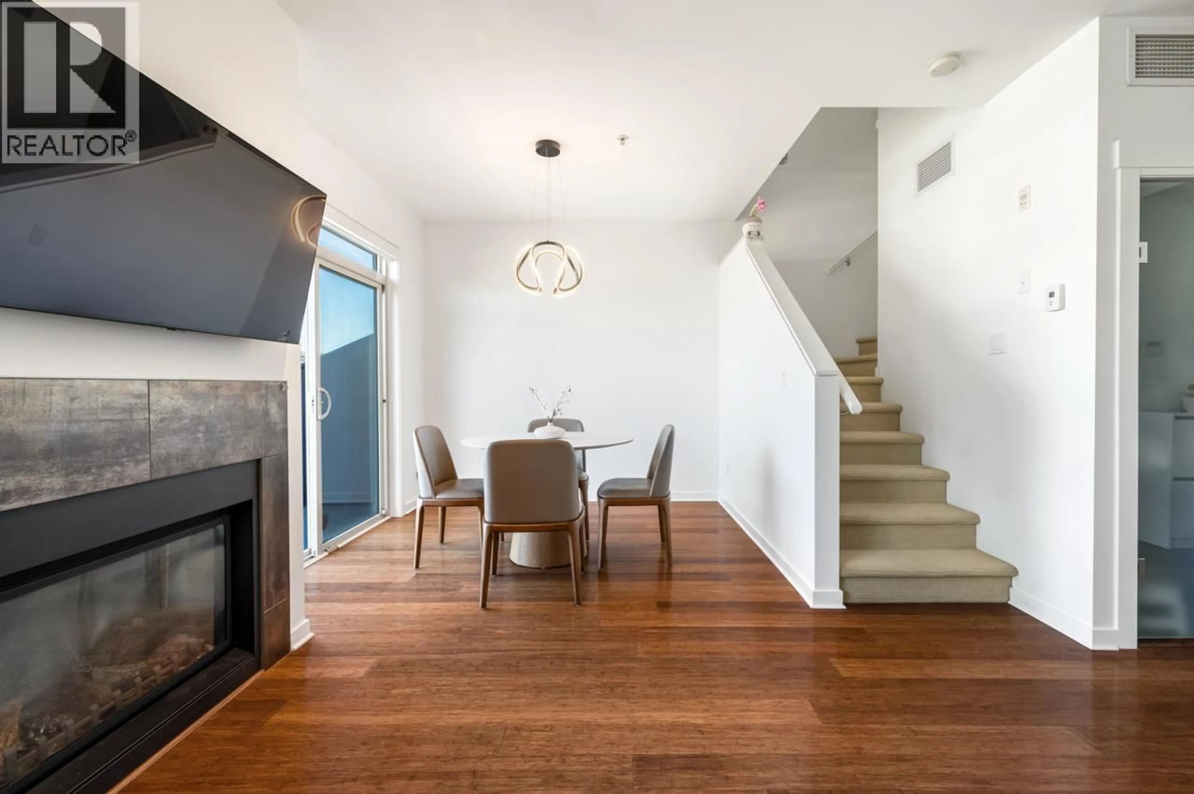 Unknown for 304 - 6077 LONDON ROAD, Richmond British Columbia V7E0A7