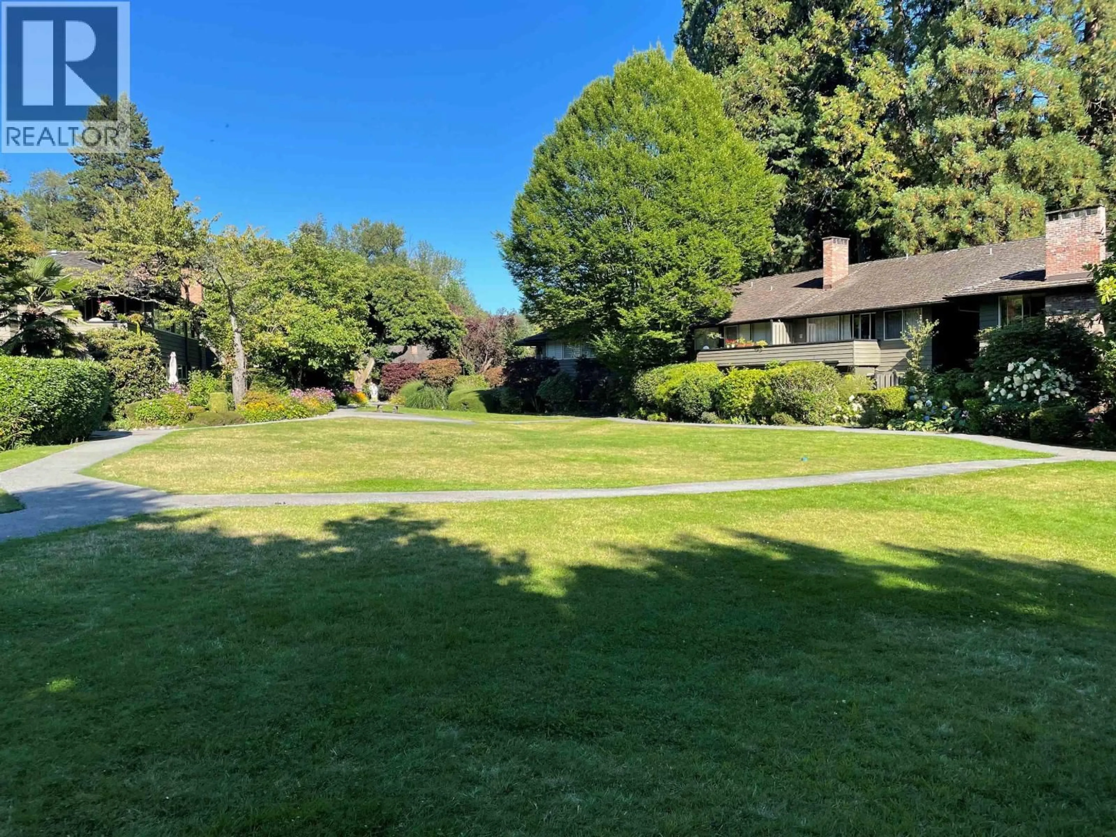 A pic from outside/outdoor area/front of a property/back of a property/a pic from drone, unknown for 801 - 235 KEITH ROAD, West Vancouver British Columbia V7T1L5