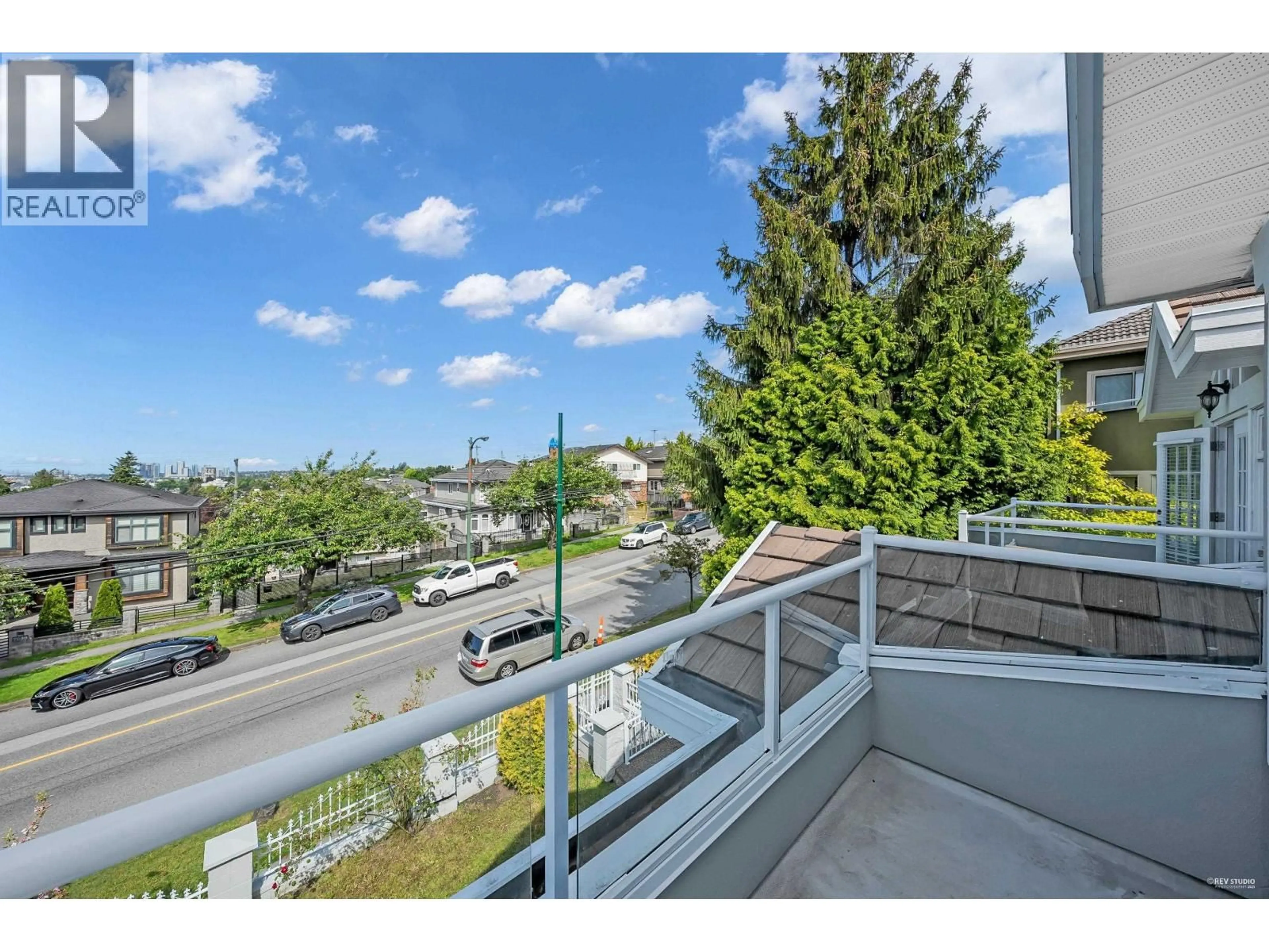 Patio, city buildings view from balcony for 7938 VICTORIA DRIVE, Vancouver British Columbia V5P4A5