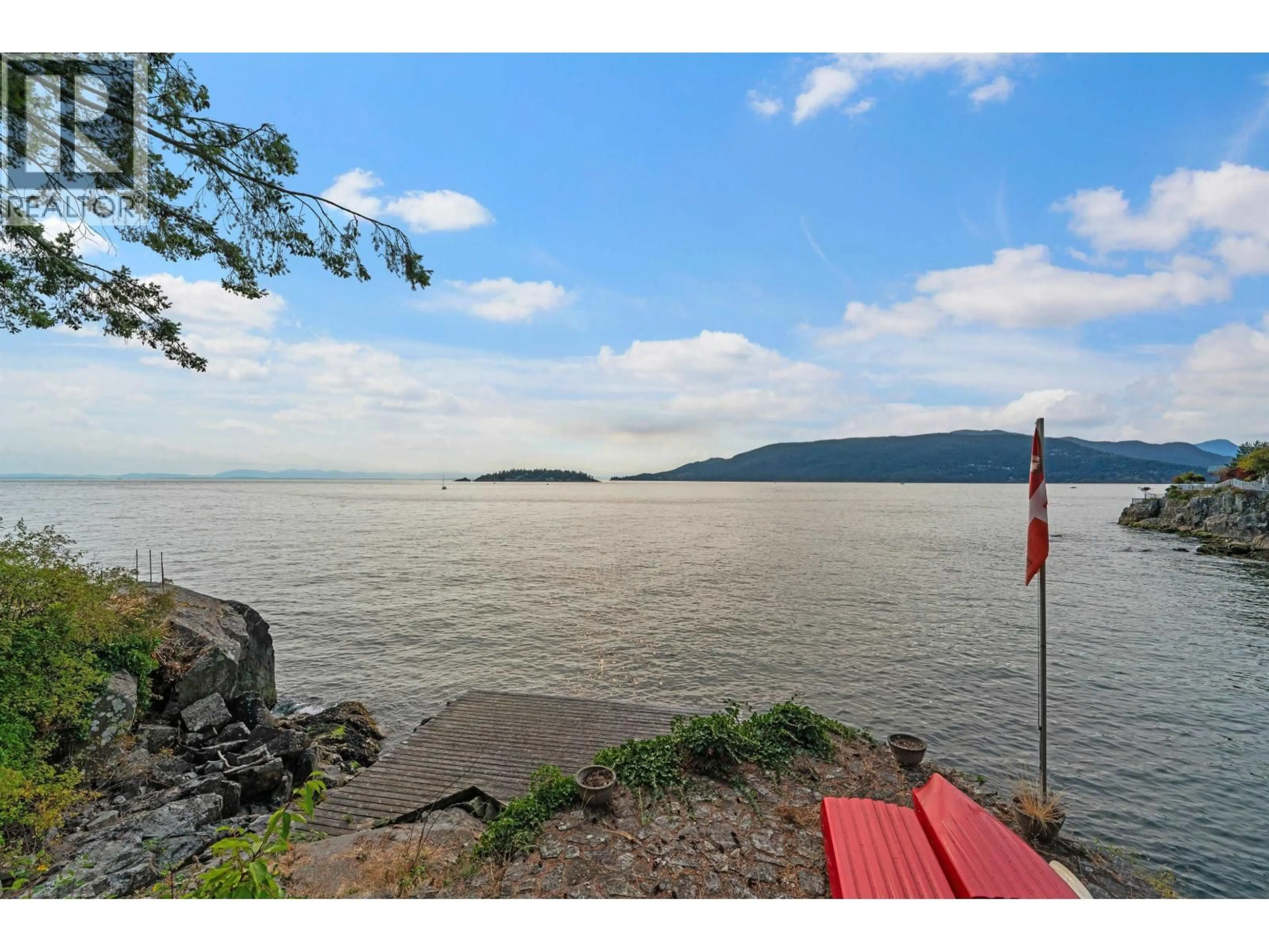 Patio, water/lake/river/ocean view for 5834 EAGLE ISLAND, West Vancouver British Columbia V7W1V5