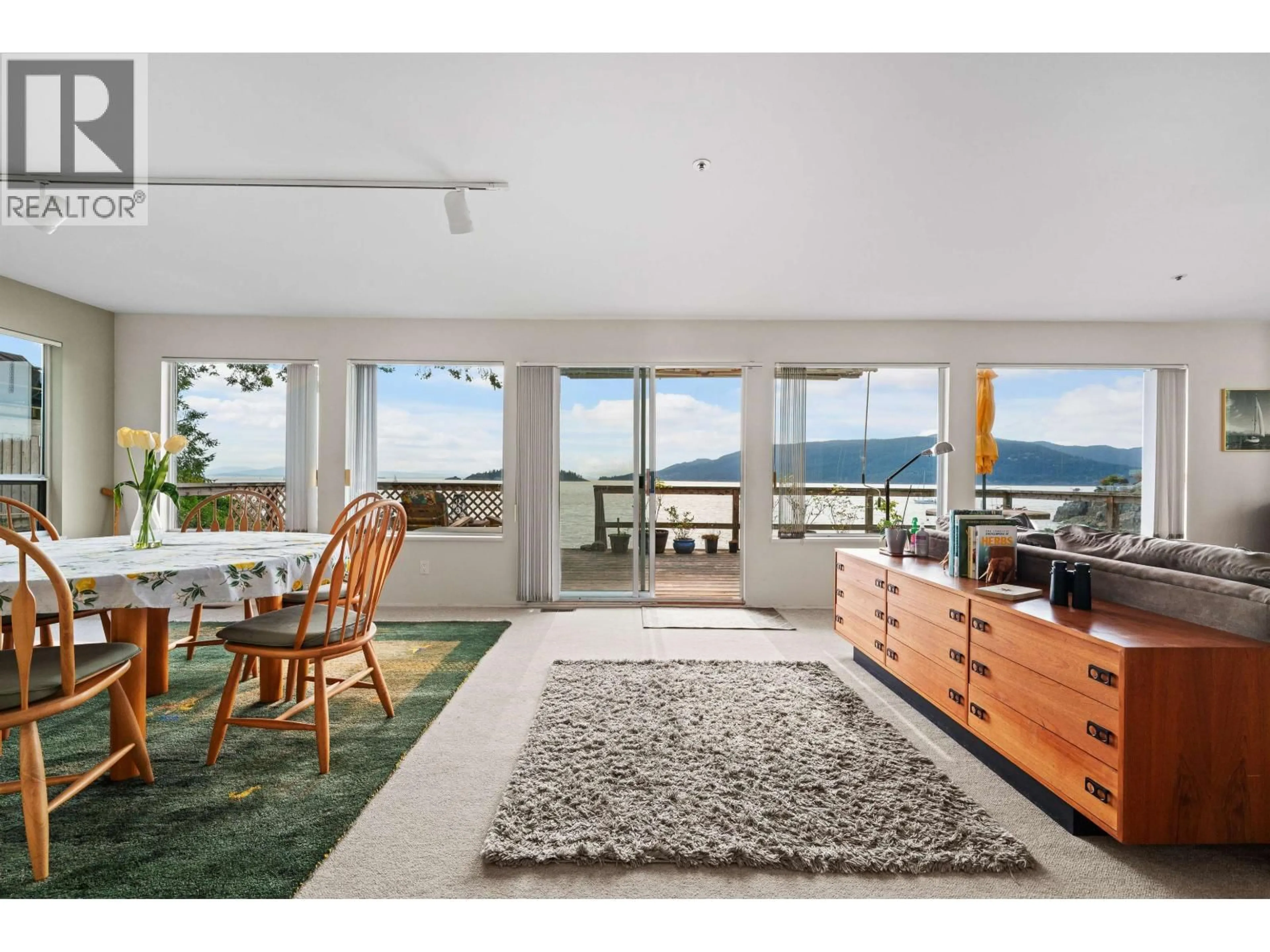 Unknown for 5834 EAGLE ISLAND, West Vancouver British Columbia V7W1V5
