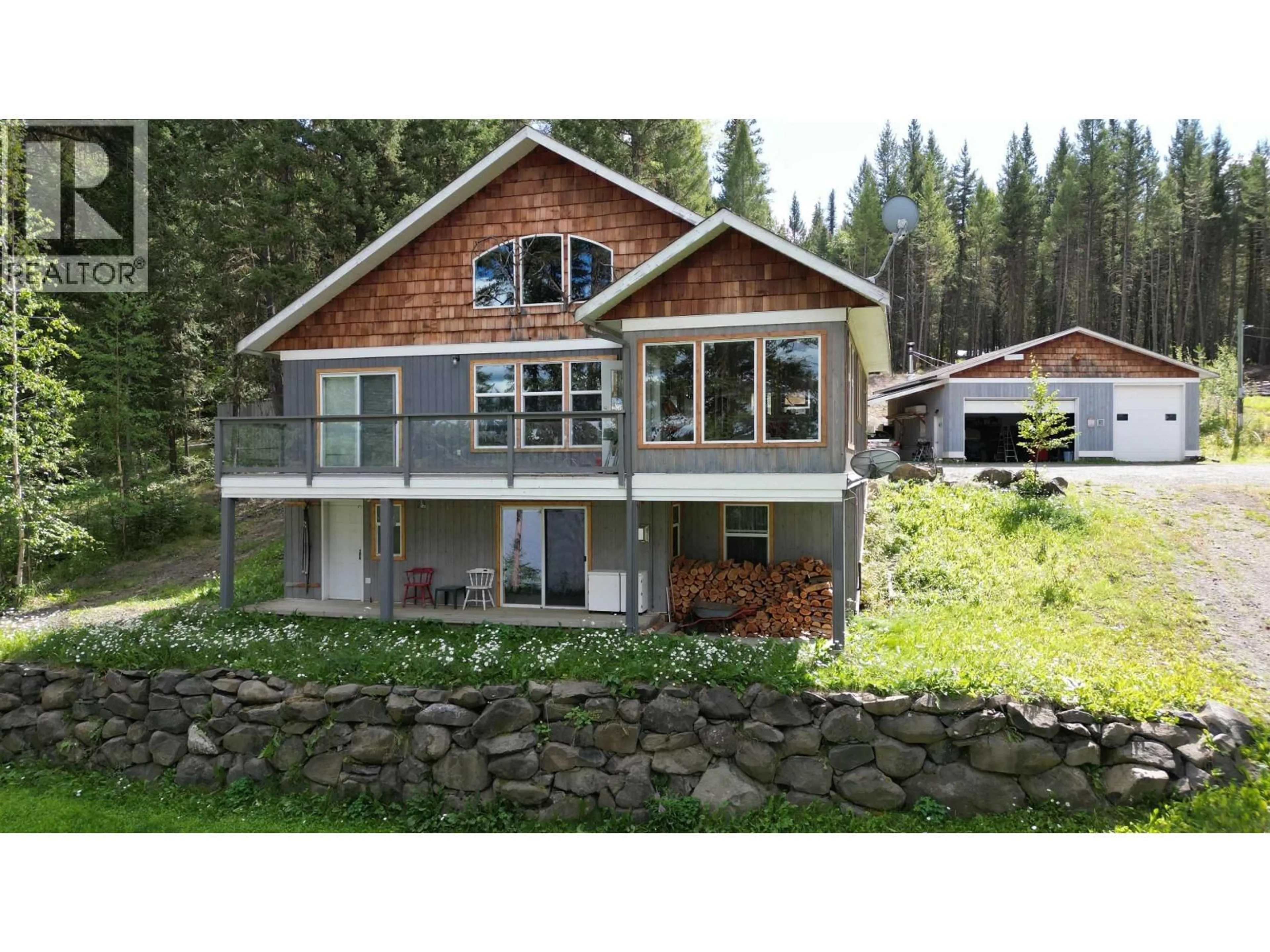 Home with vinyl exterior material, unknown for 6513 MONETTE ROAD, 100 Mile House British Columbia V0K1K0