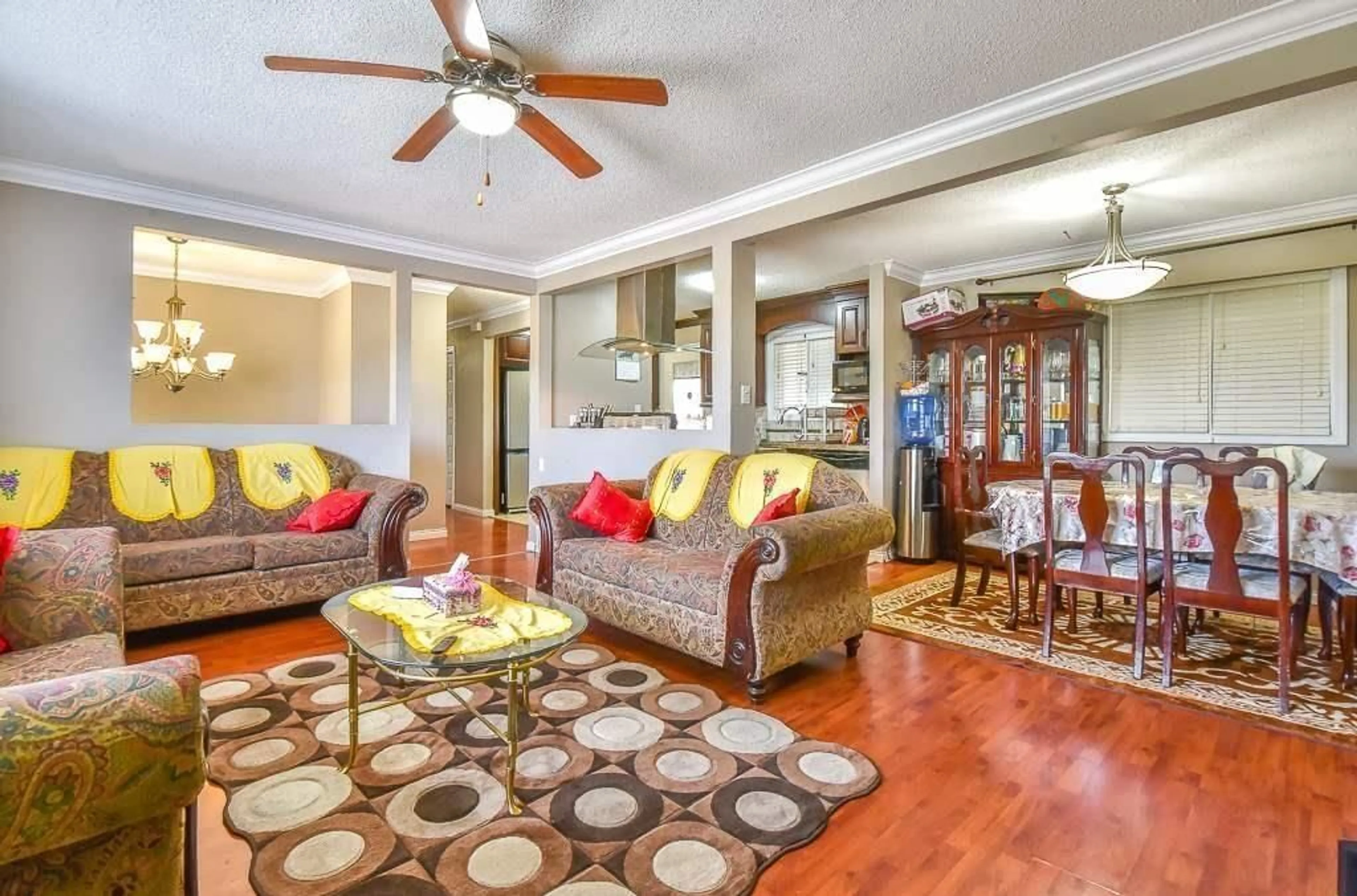 Living room with furniture, unknown for 1477 MCCALLUM, Abbotsford British Columbia V2S8B2